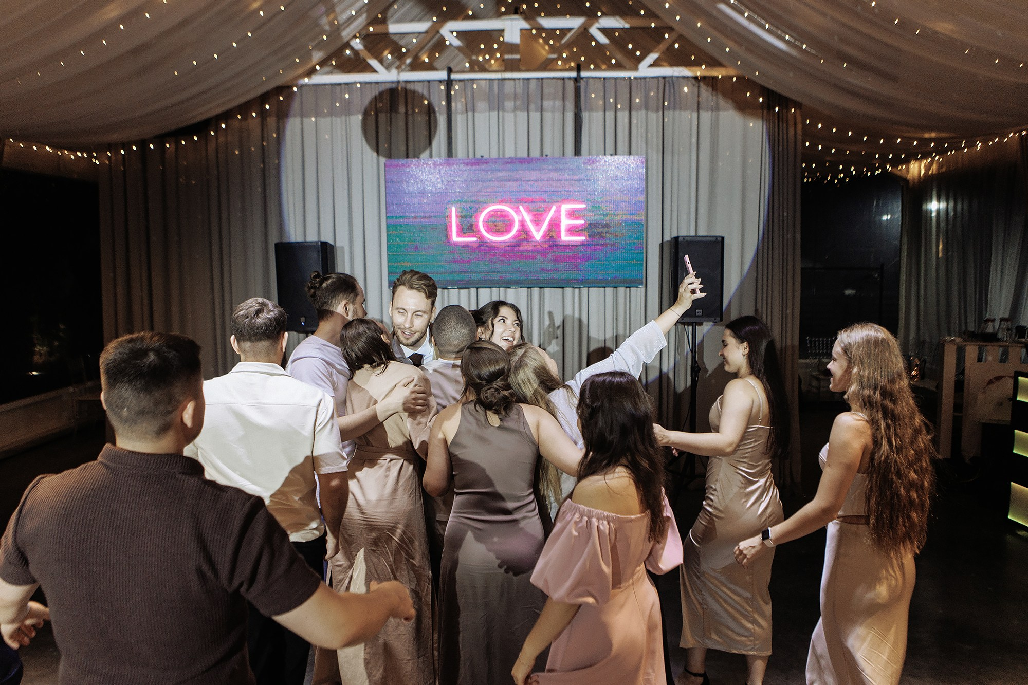 Саша и Вика 5.09.25. Свадебный фотограф Владивосток Алина Гевондова