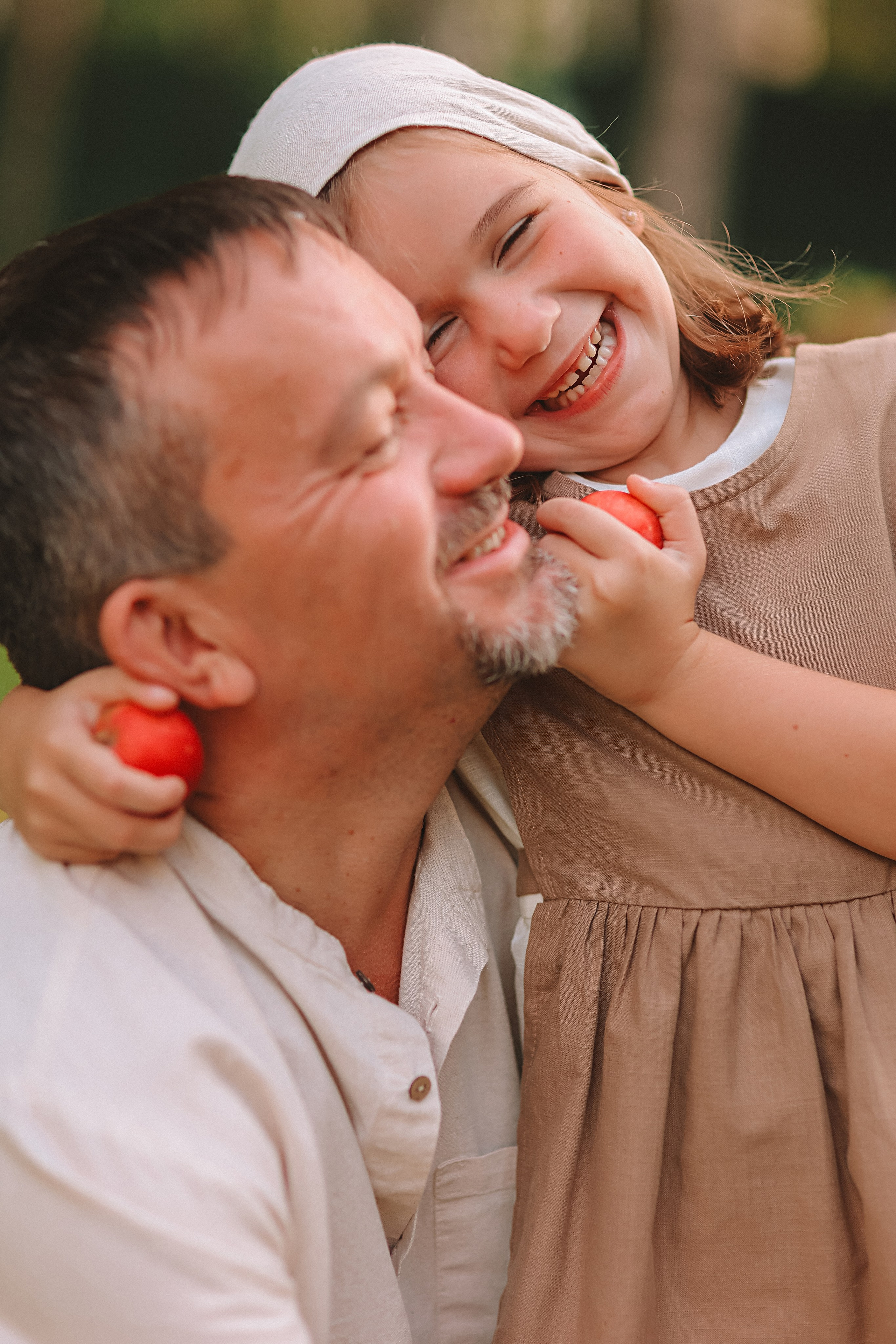 Стирка у дома. Семейный фотограф Тюмень, фотограф на роды Салмина Мария