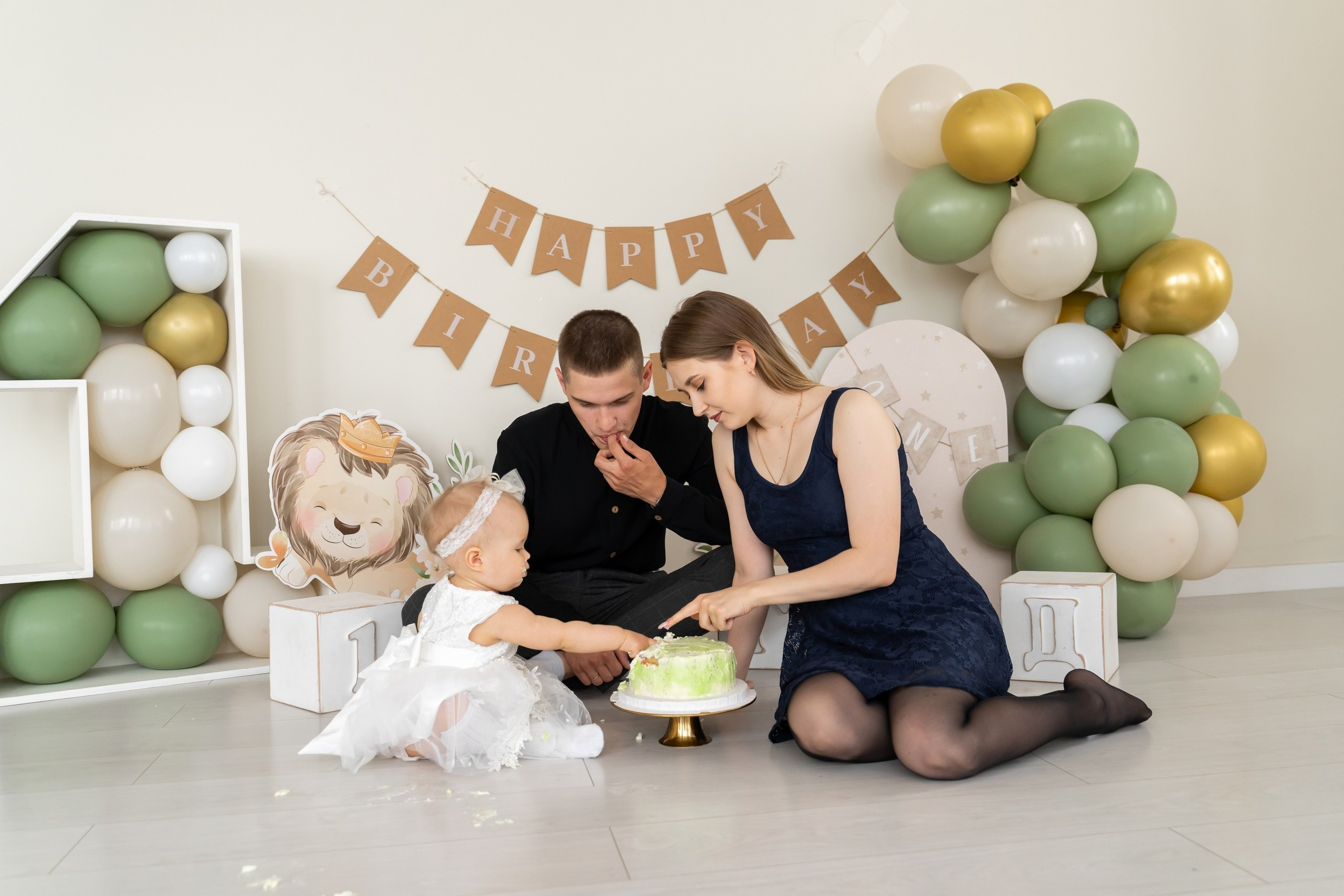 Cake smash. Фотостудия Малина в городе Улан-Удэ. Фотограф Ирина Жарникова