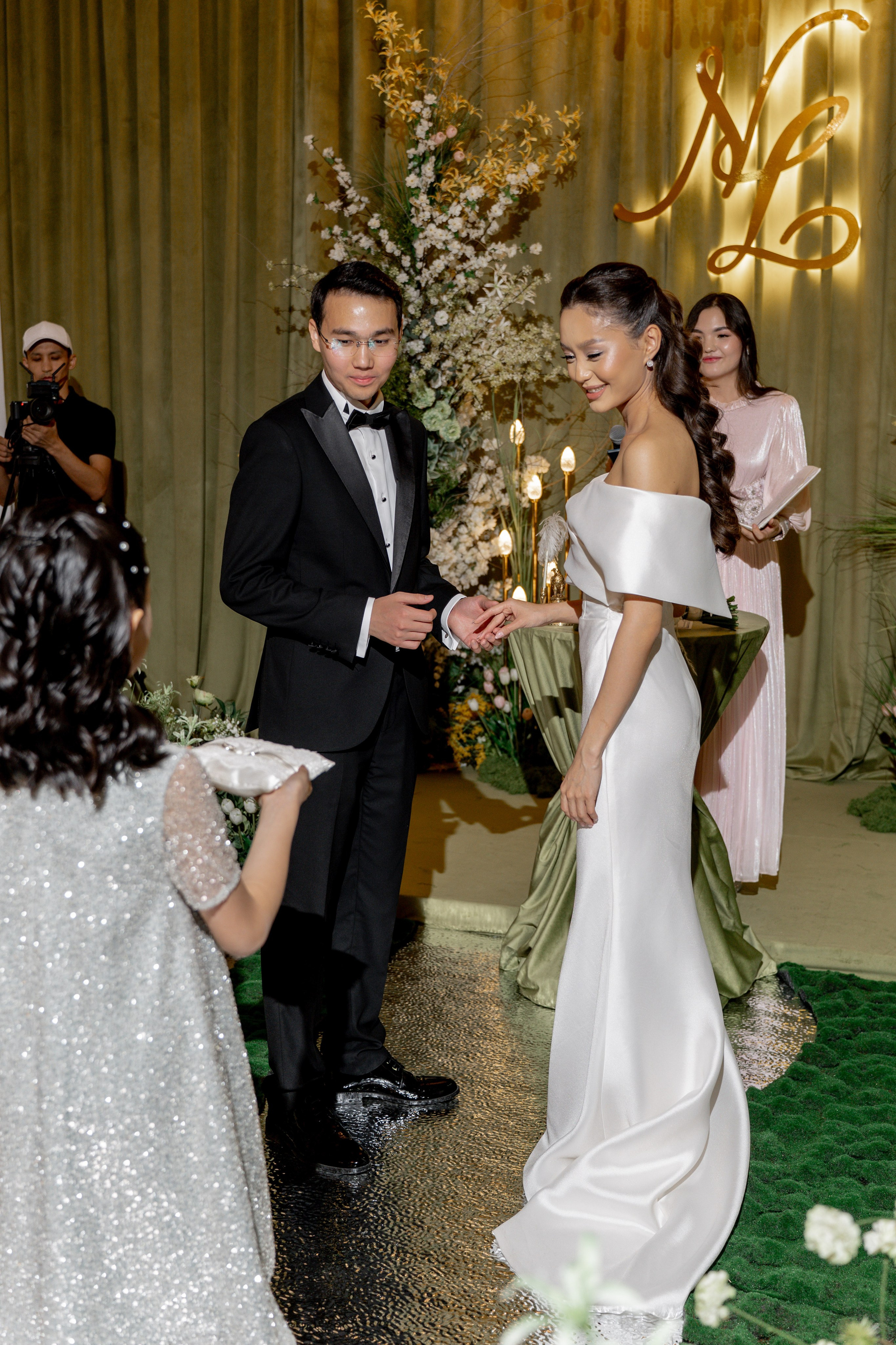 NURZHAN & LYAZZAT «MAHABBAT KOKTEMI». ___________________________________________________