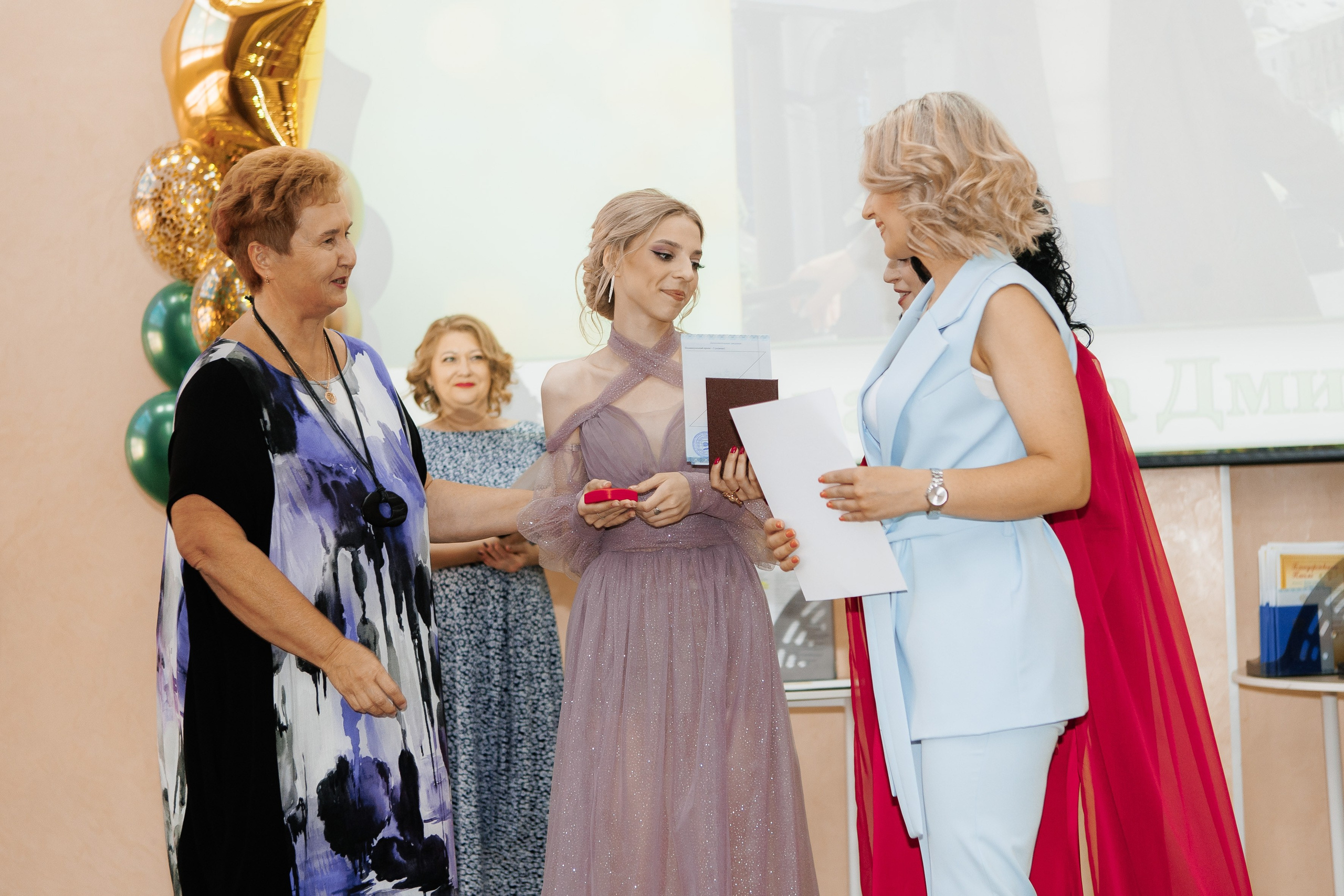 Выпускной Гимназия 12 2024 г. Свадебный и портретный Фотограф в Липецке Дмитрий Котюков