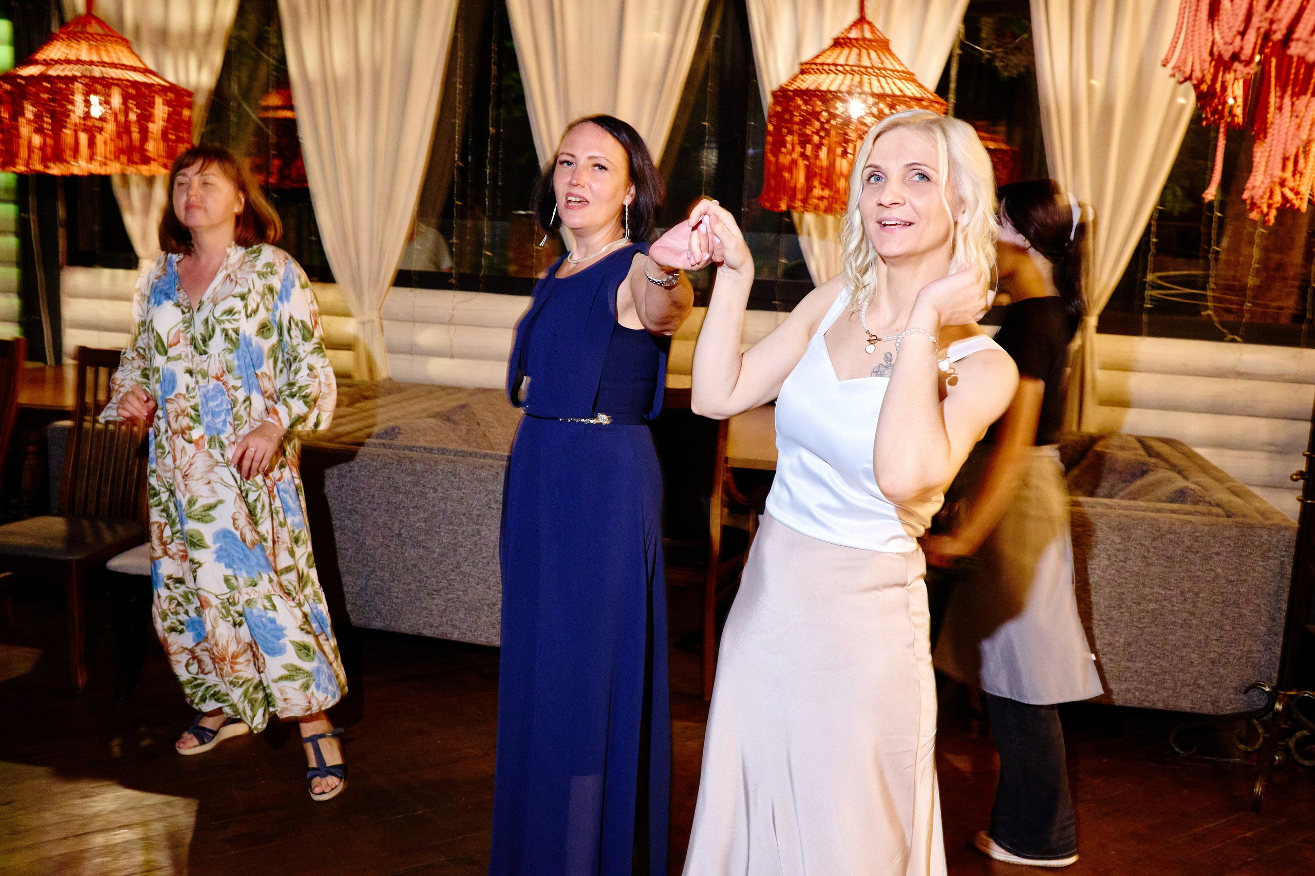 Выпускной 35 Сош. Фотограф Выпускные альбомы Таганрог Сергей Коробченко