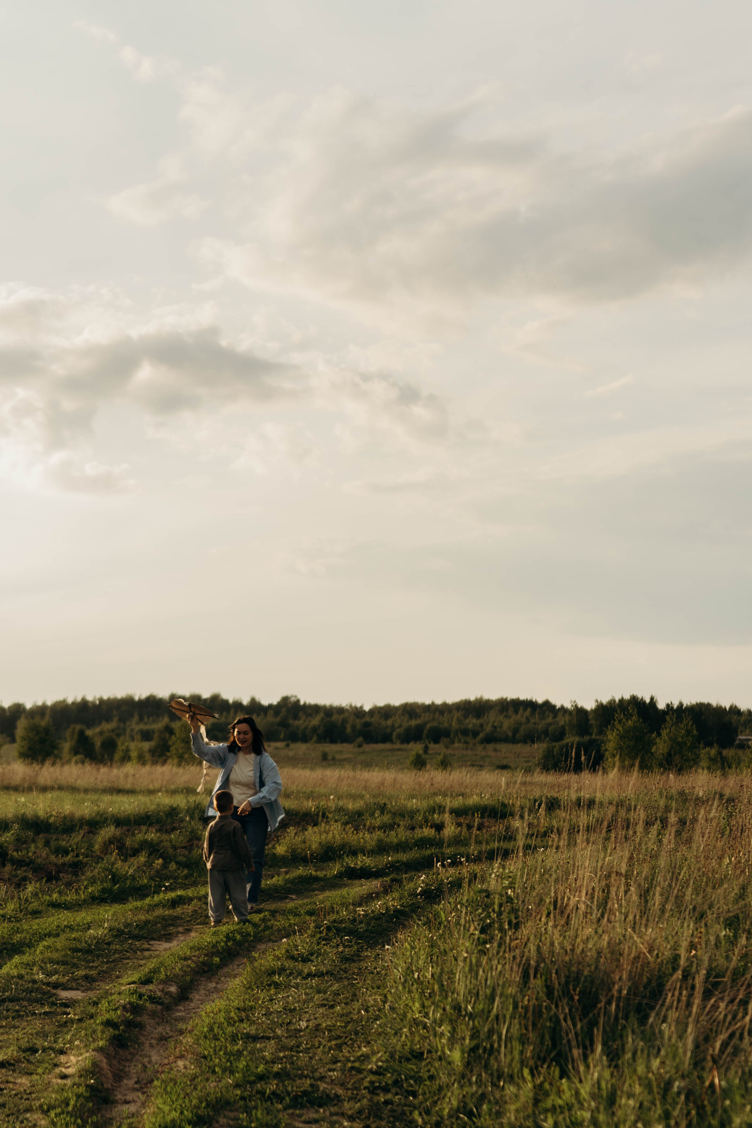 Семейная фотосессия на закате. Семейный и портретный фотограф во Владимире и Суздале