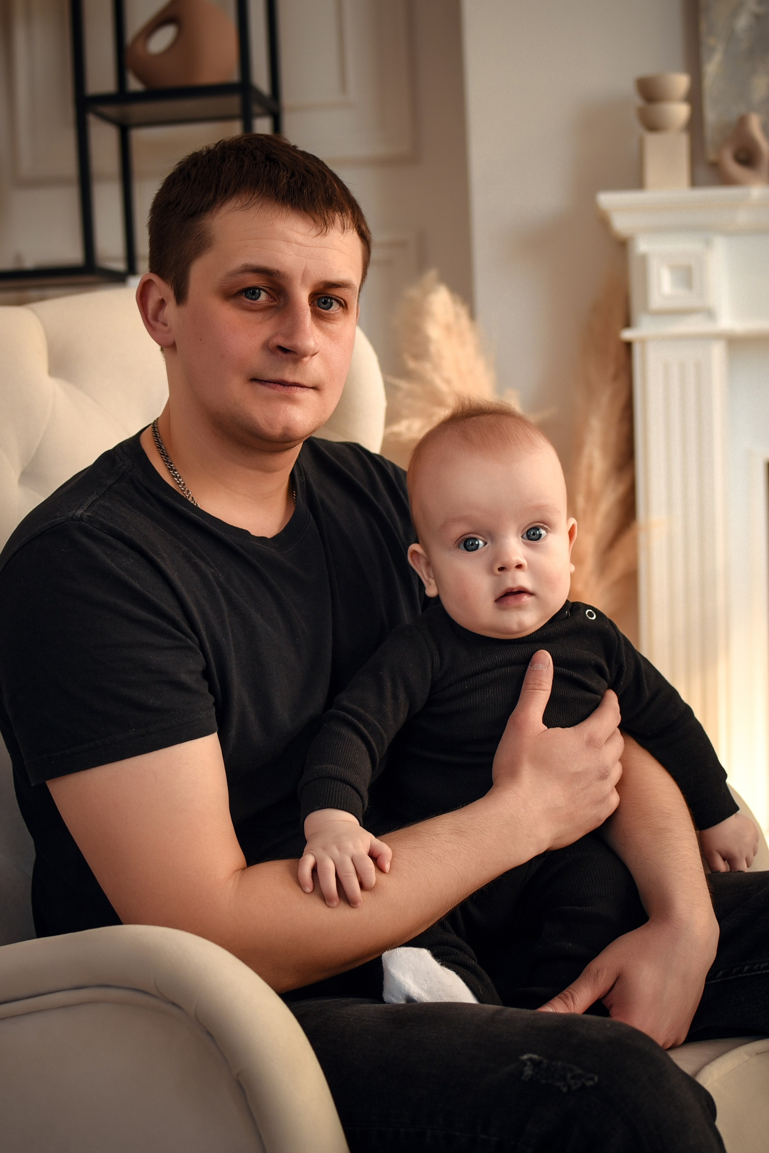 Семейная студийная фотосессия 3. Свадебный, семейный, детский, контент фотограф в Омске Максим Ильин