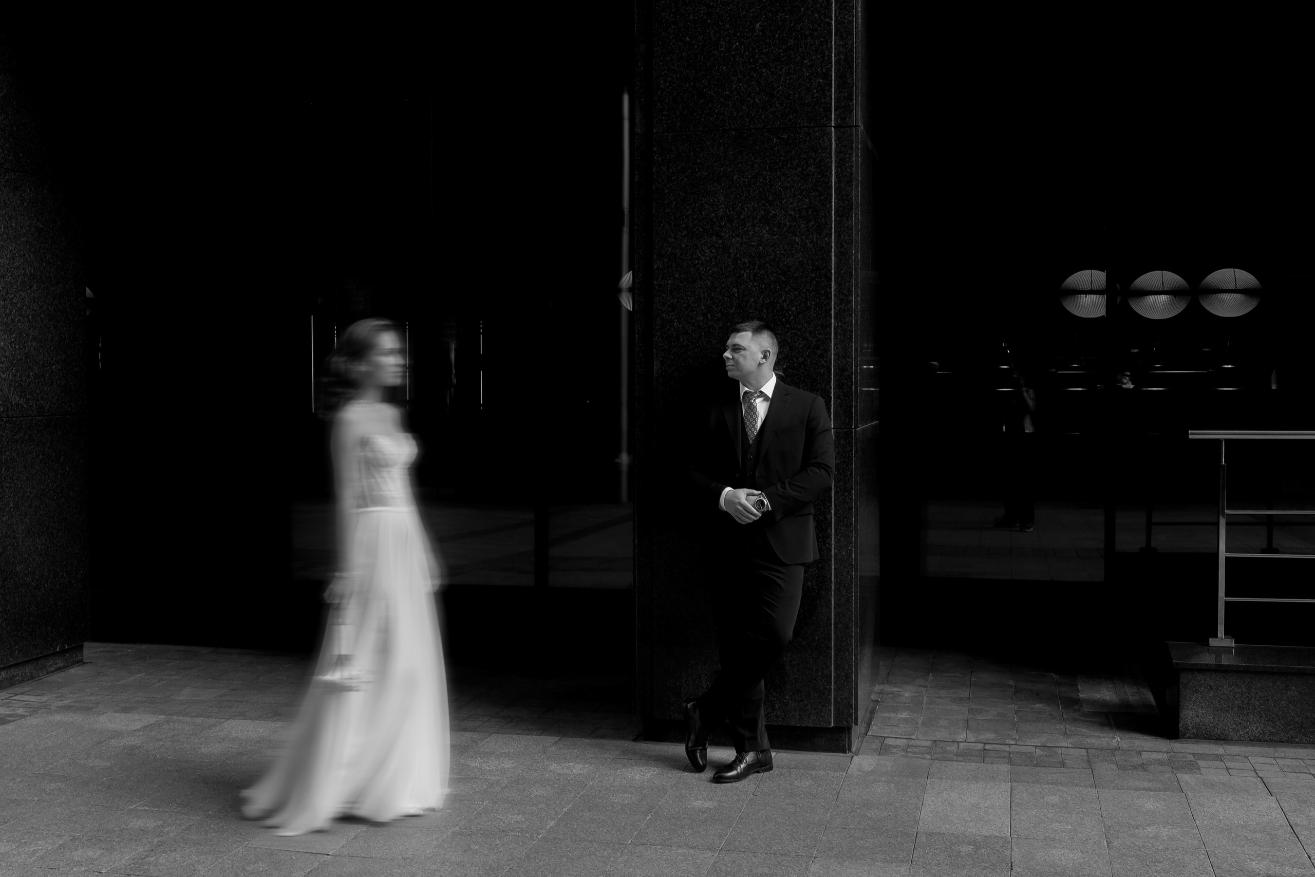 Свадебная прогулка по городу. Свадебный фотограф в Москве Дарья Олендарёва