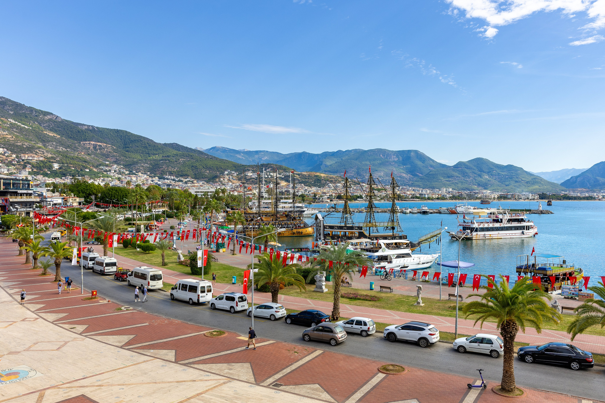 Алания. Фото департамент круизного лайнера Астория Гранде