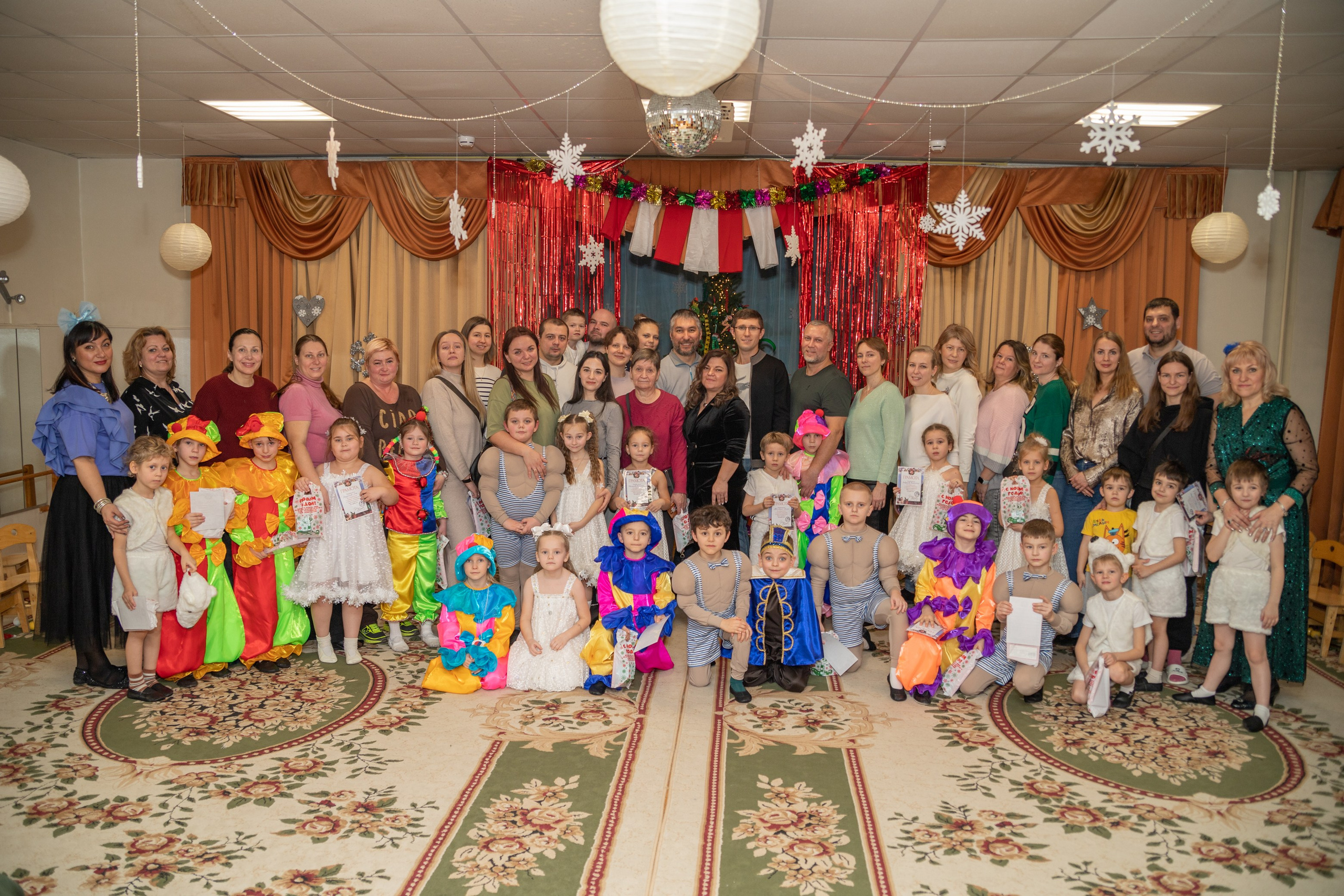 Новогодний утренник в садике. Фотограф-дизайнер, семейный фотограф, фуд-фотограф в Москве и Московской области Лаврова Анна