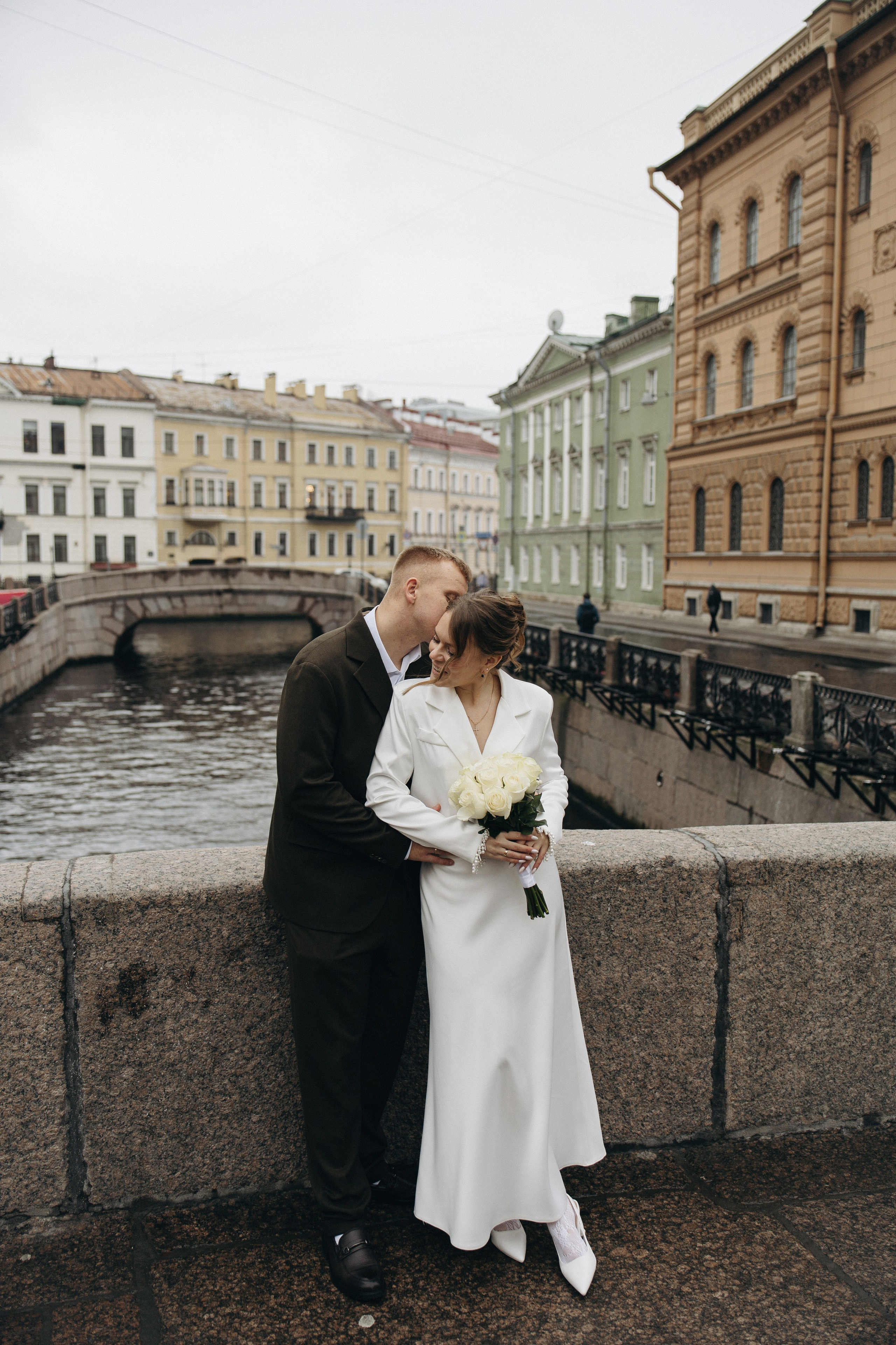 Алина и Илья. Загс и прогулка. Свадебный фотограф в Санкт-Петербурге Лана Денисова