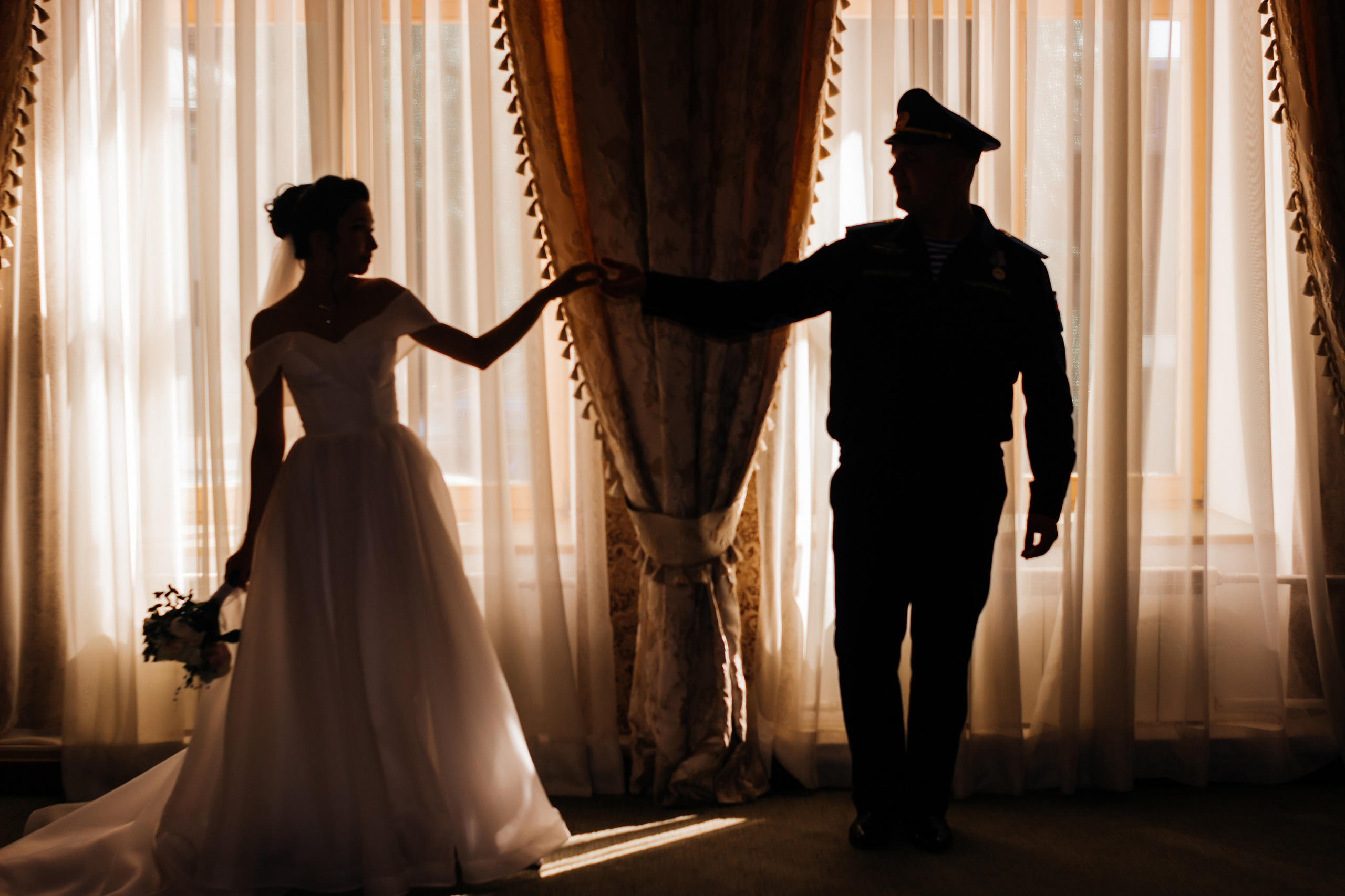 Свадебная съемка Лены и Никиты на Стрелке и в Ресторане Парус на Гребном канале. Свадебный фотограф и фотограф Love-Store в Нижнем Новгороде Анастасия