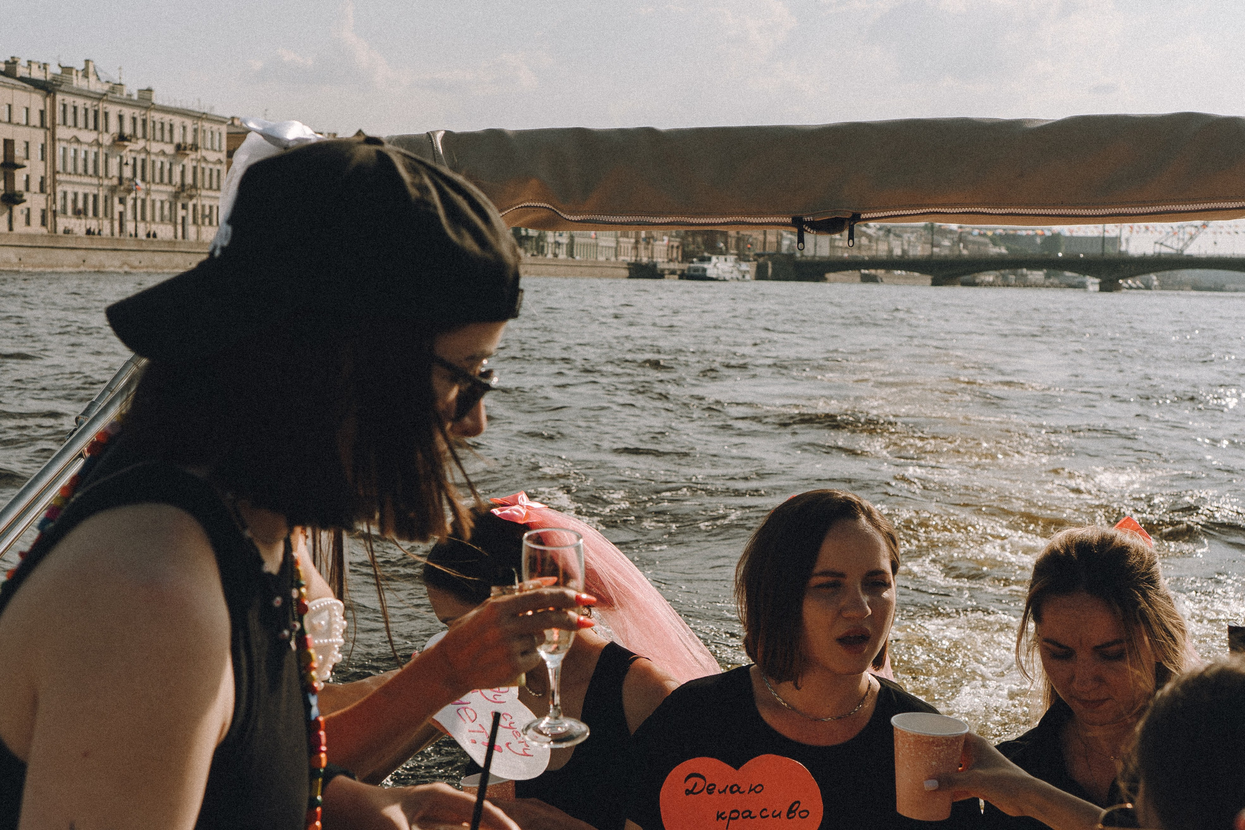 ДЕВИЧНИК НА КАТЕРЕ. Профессиональный фотограф, Санкт-Петербург — Виктория Богомолова