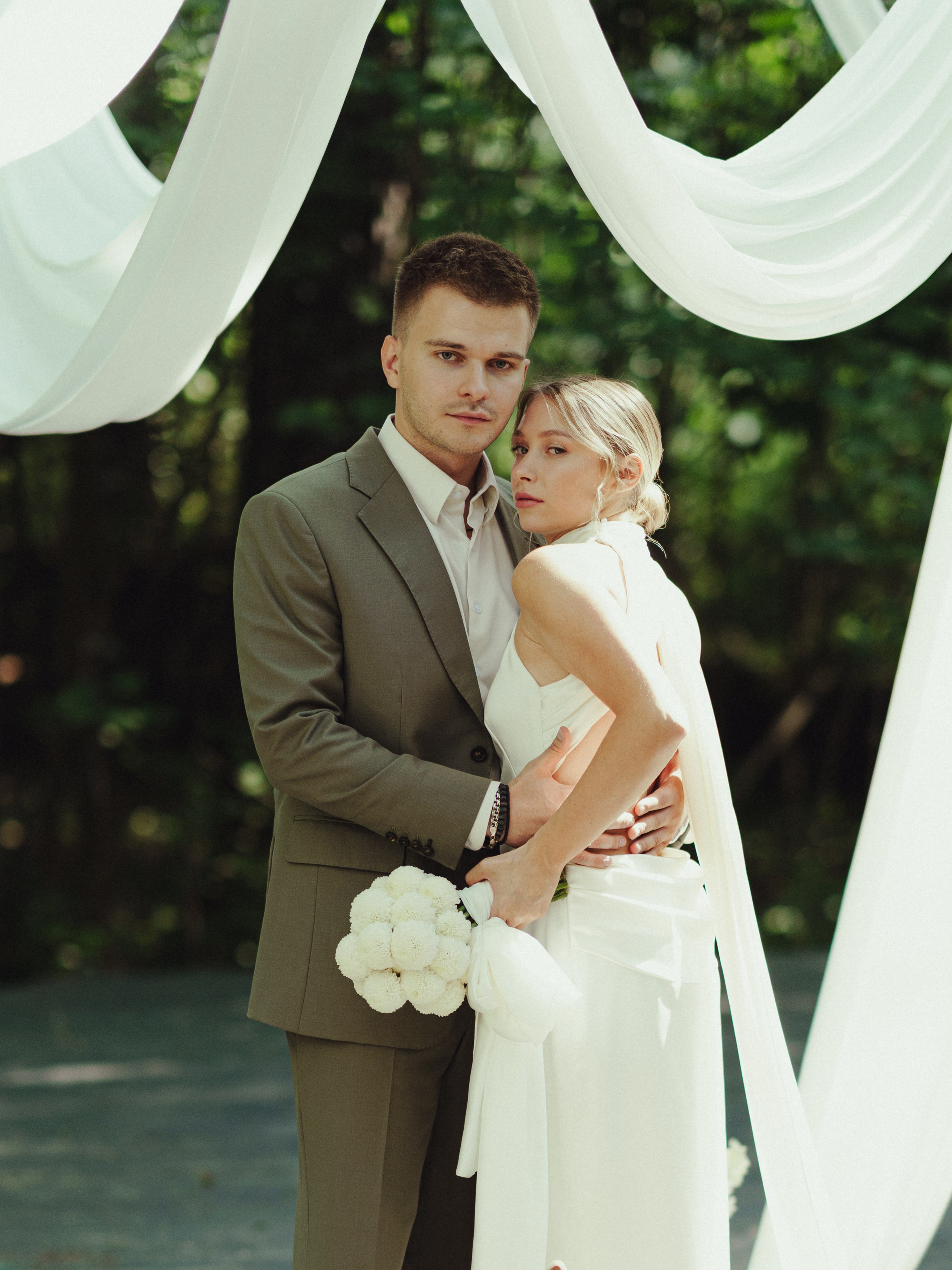 И даже птицы им пели песни. Свадебный фотограф Наташа Алешина