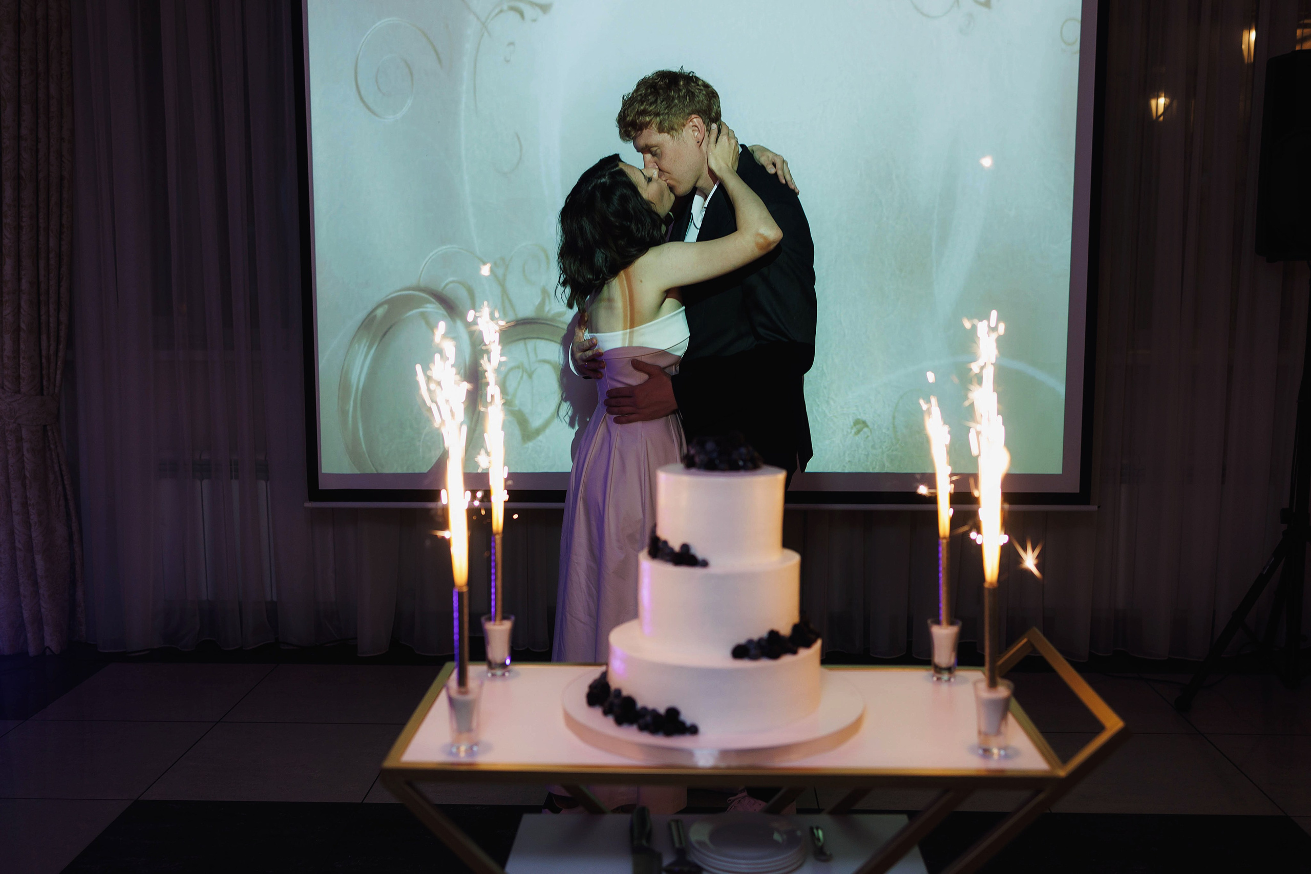 Владимир и Дания. Свадебная фотосессия в Казани. Портретный и репортажный фотограф в Чебоксарах Андриян Чаркин