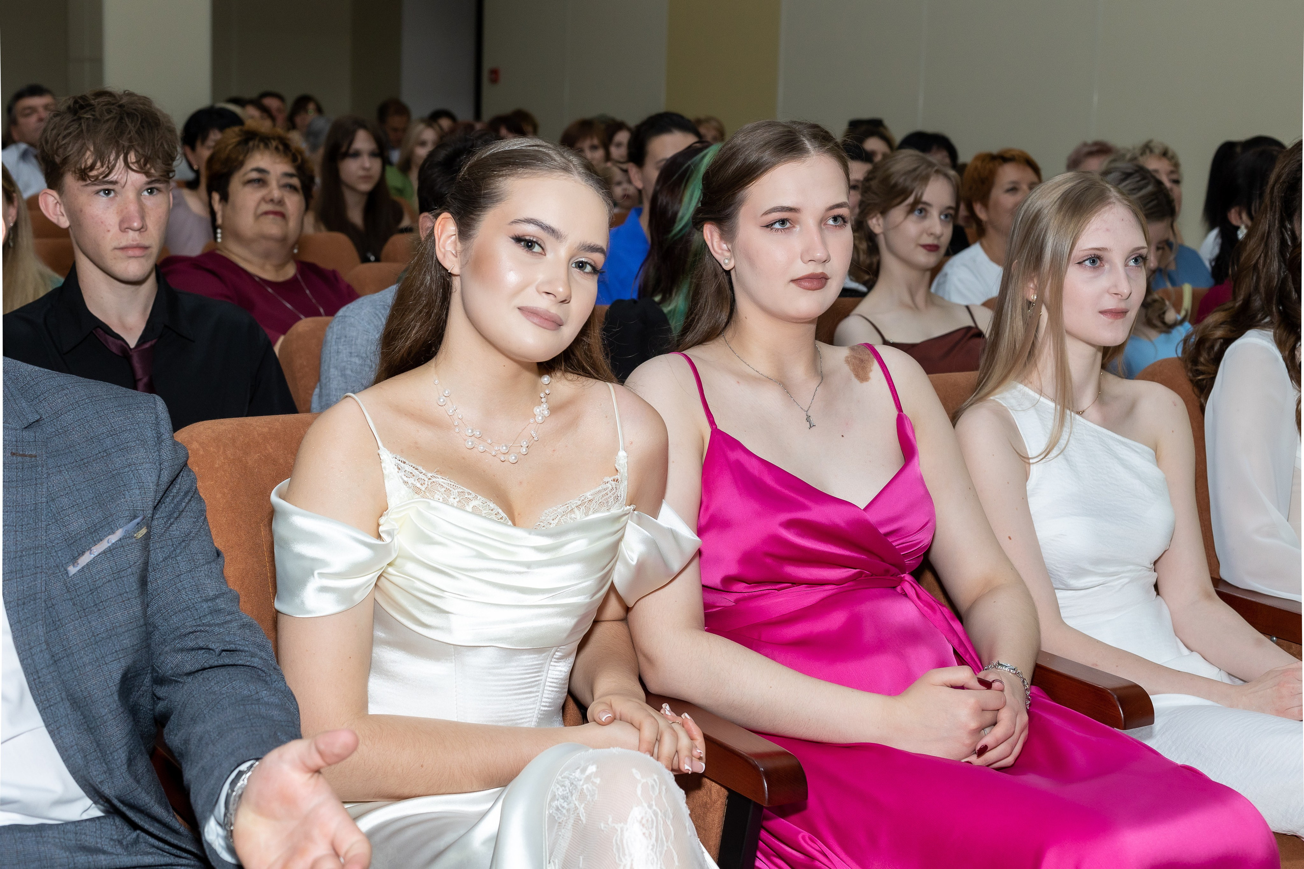 Вручение аттестата 2025. Выпускные альбомы Майкоп, Краснодар Елена Золотарева