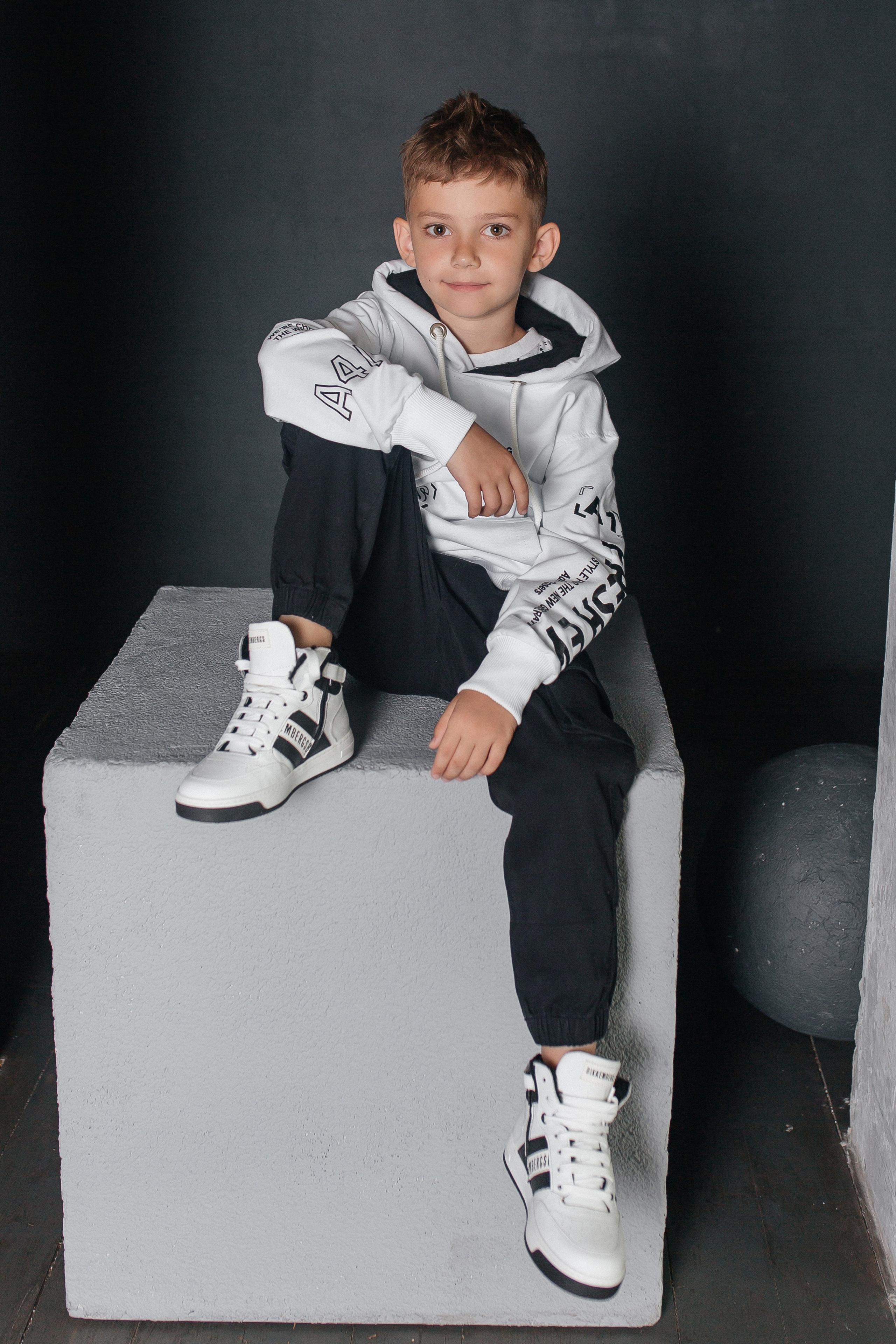 Семейная фотосессия в студии. Фото Радости. Свадебный и семейный фотограф в Москве Юлия Самойлова