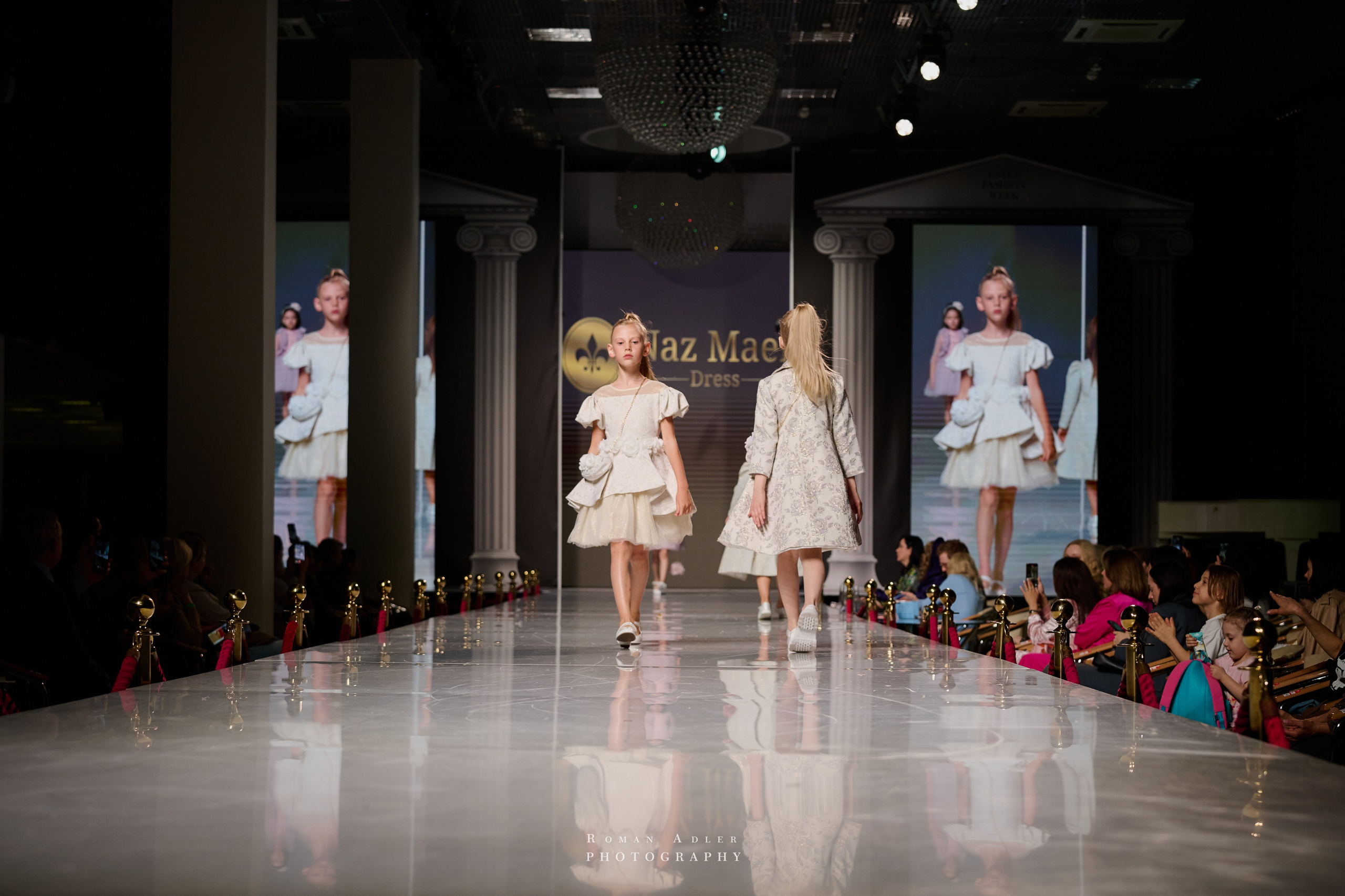 ESTET FASHION WEEK ВЕСНА — 2025. Фотограф Роман Адлер