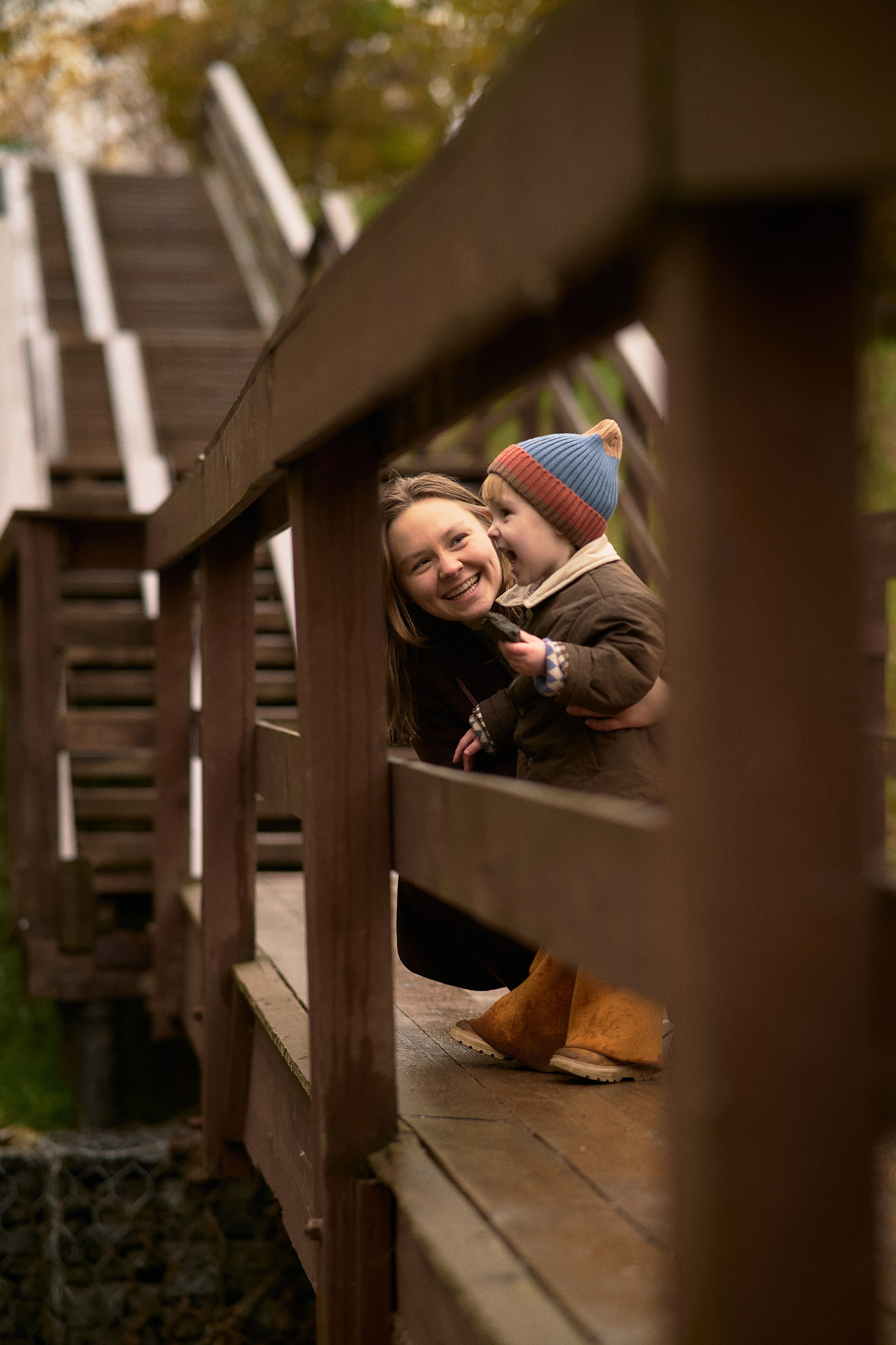Света и Илюша под дождём. Семейный и свадебный lifestyle-фотограф в Москве Мария Петрова