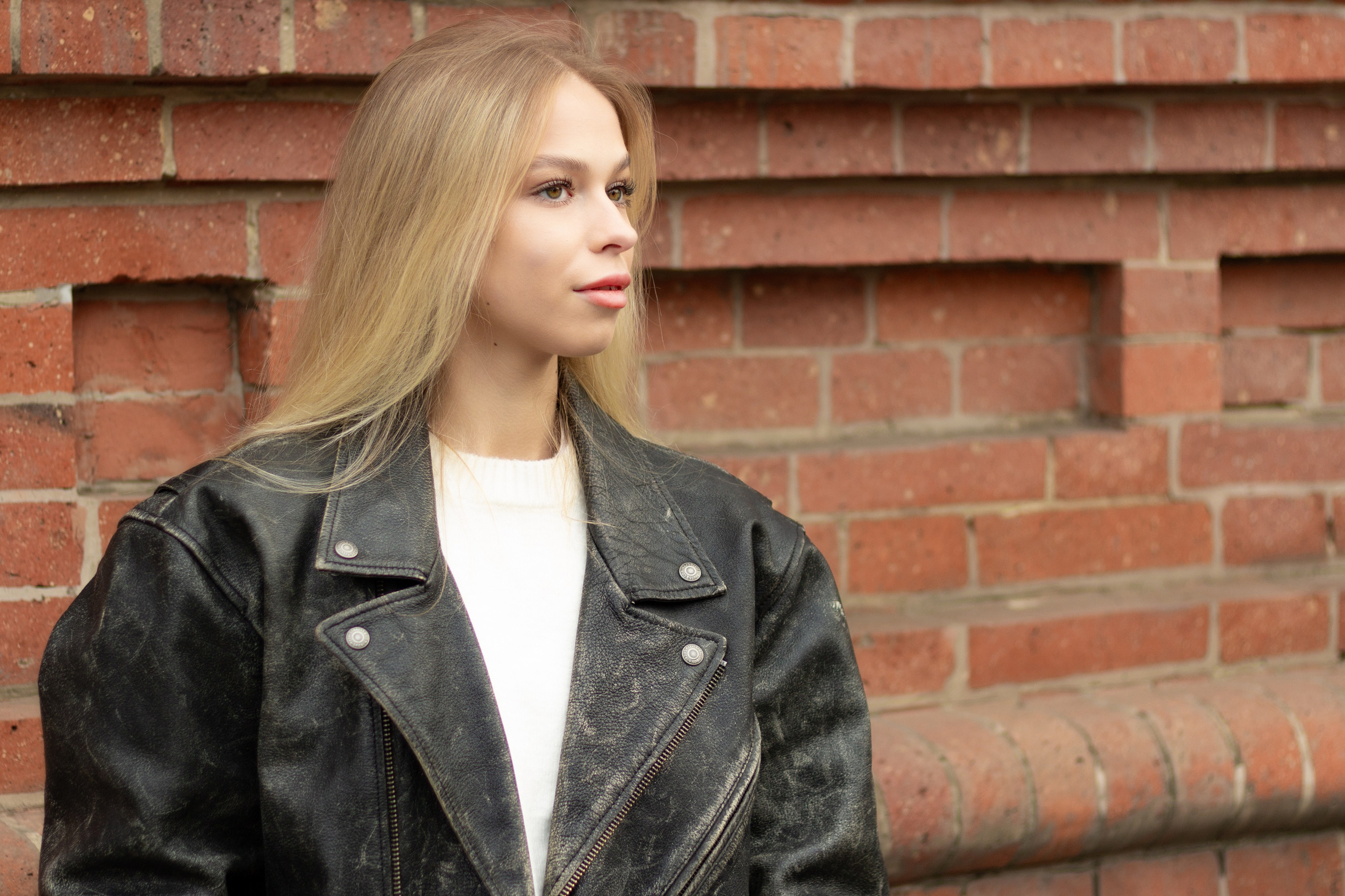 Портрет в городской среде. Фотограф в Краснодаре Кристина Филиппова