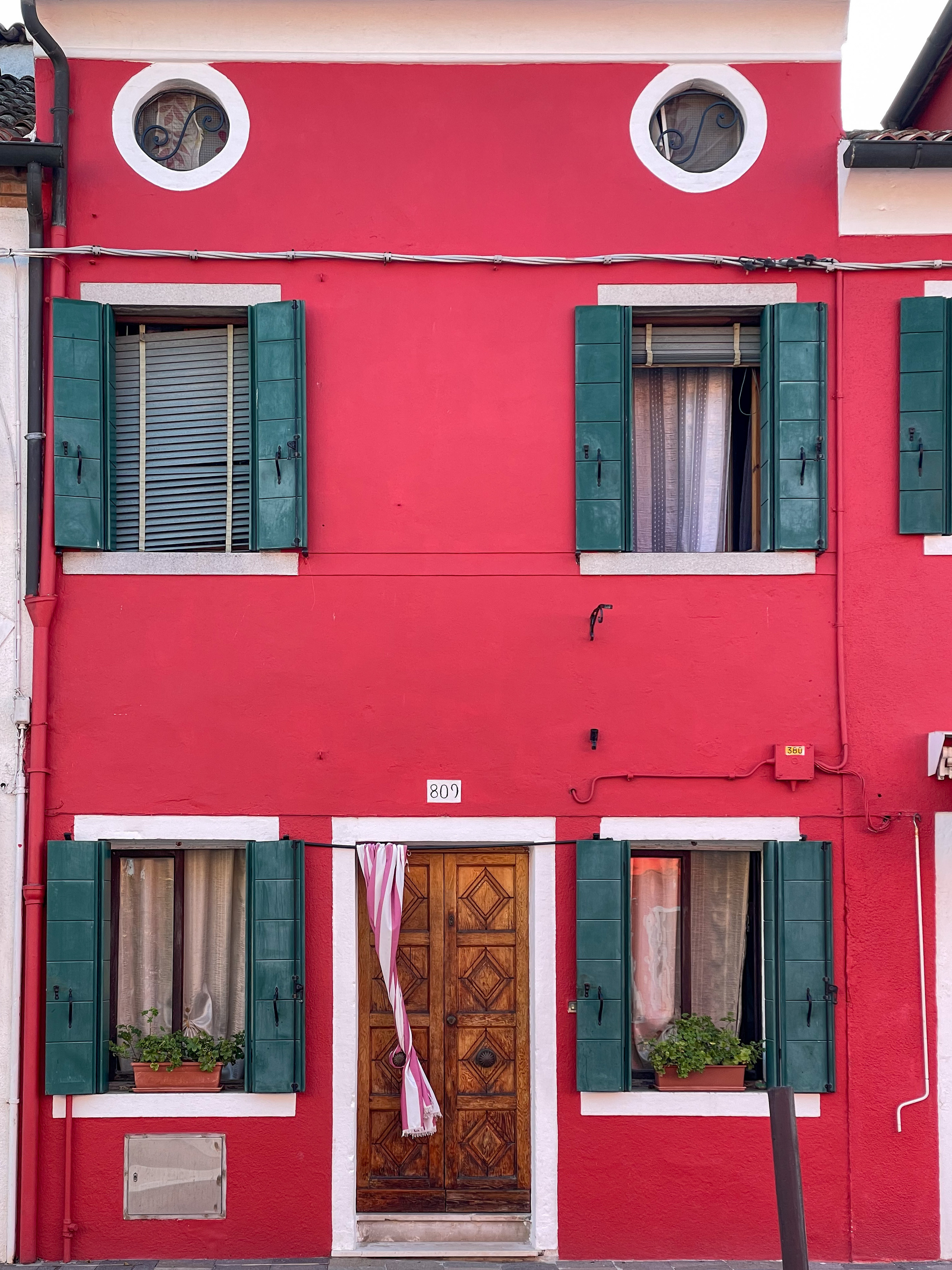 Wall. Photographs by Tigran Khudaverdyan