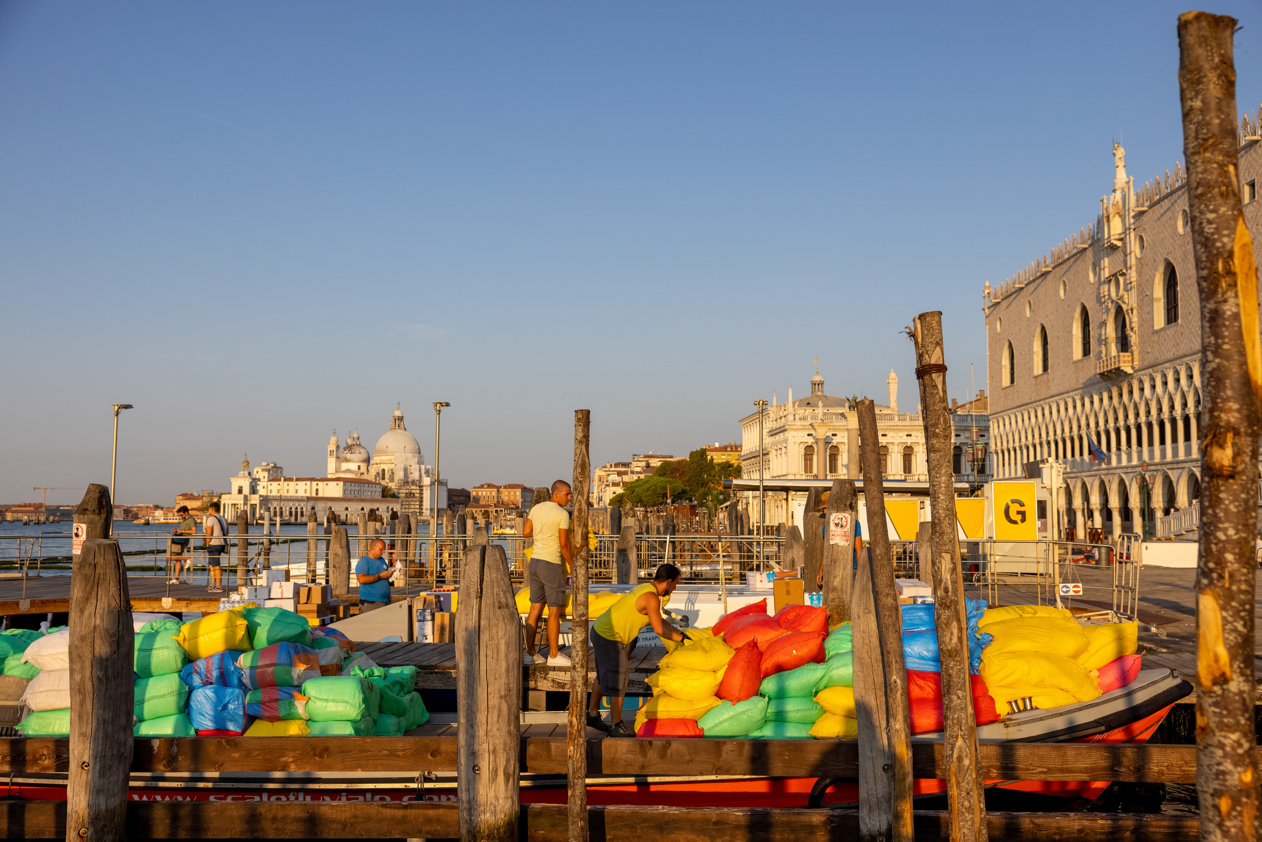 Wall. Photographs by Tigran Khudaverdyan