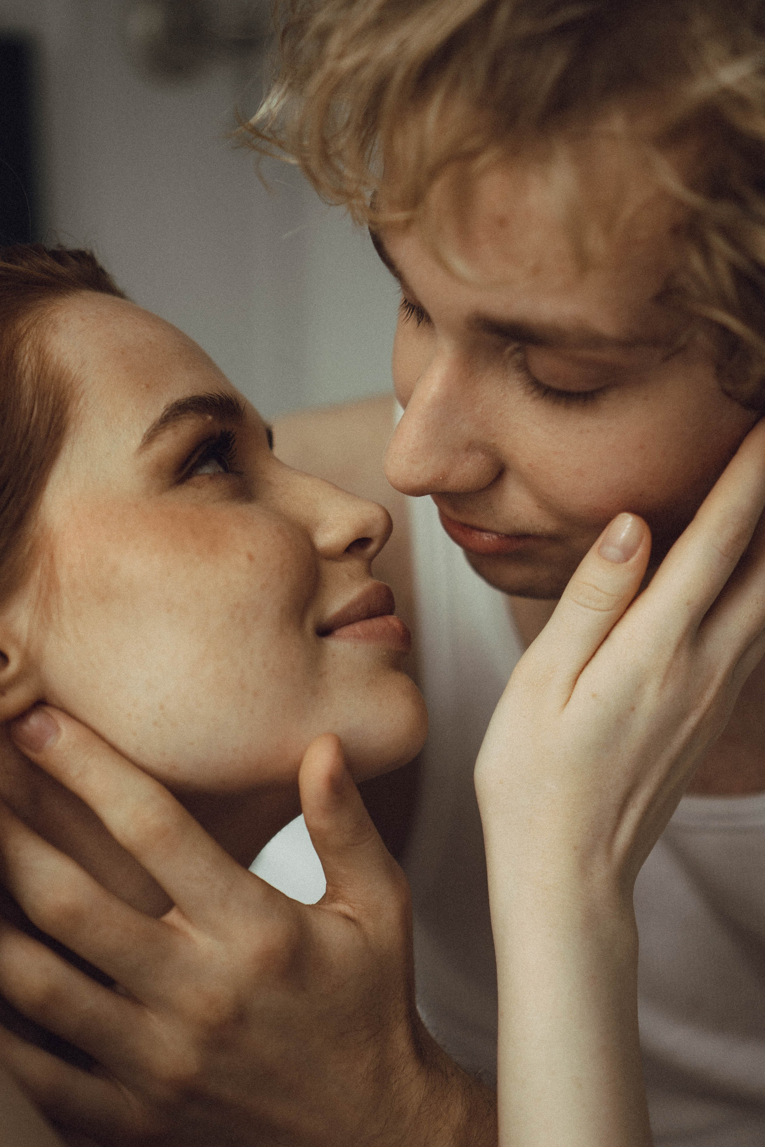 СВАДЕБНАЯ СЬЕМКА В ОТЕЛЕ. СБОРЫ ЖЕНИХА И НЕВЕСТЫ И ТАКЖЕ ТОР И ПОДГОТОВКА К ПРОГУЛКЕ. Профессиональный фотограф, Санкт-Петербург — Виктория Богомолова