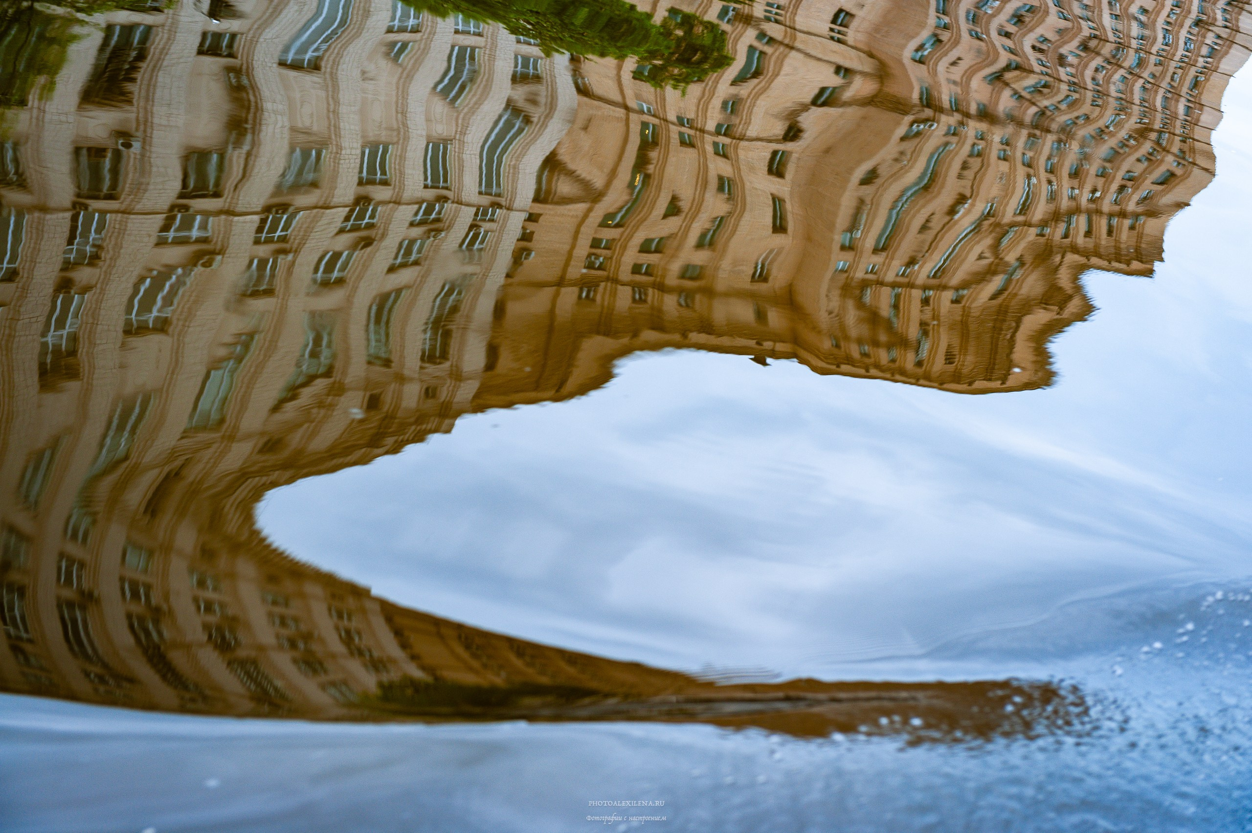 Отражение в воде. Авторские стильные фотокартины