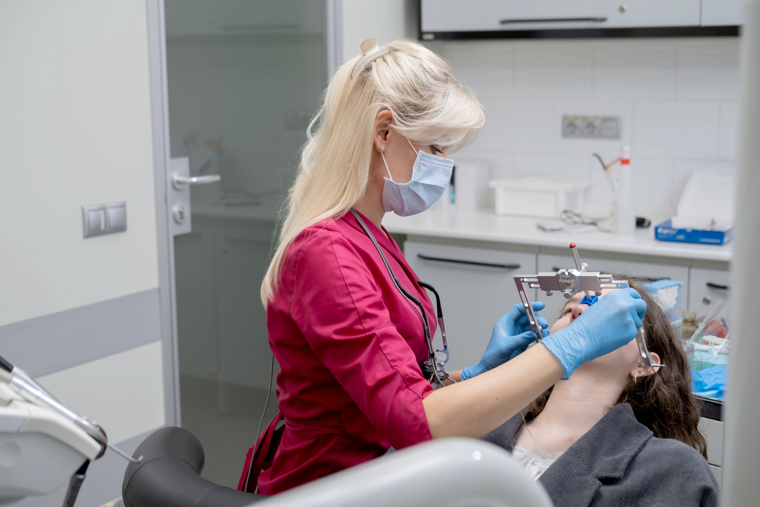 Леся Кохан | Стоматолог. Любовь Потапова