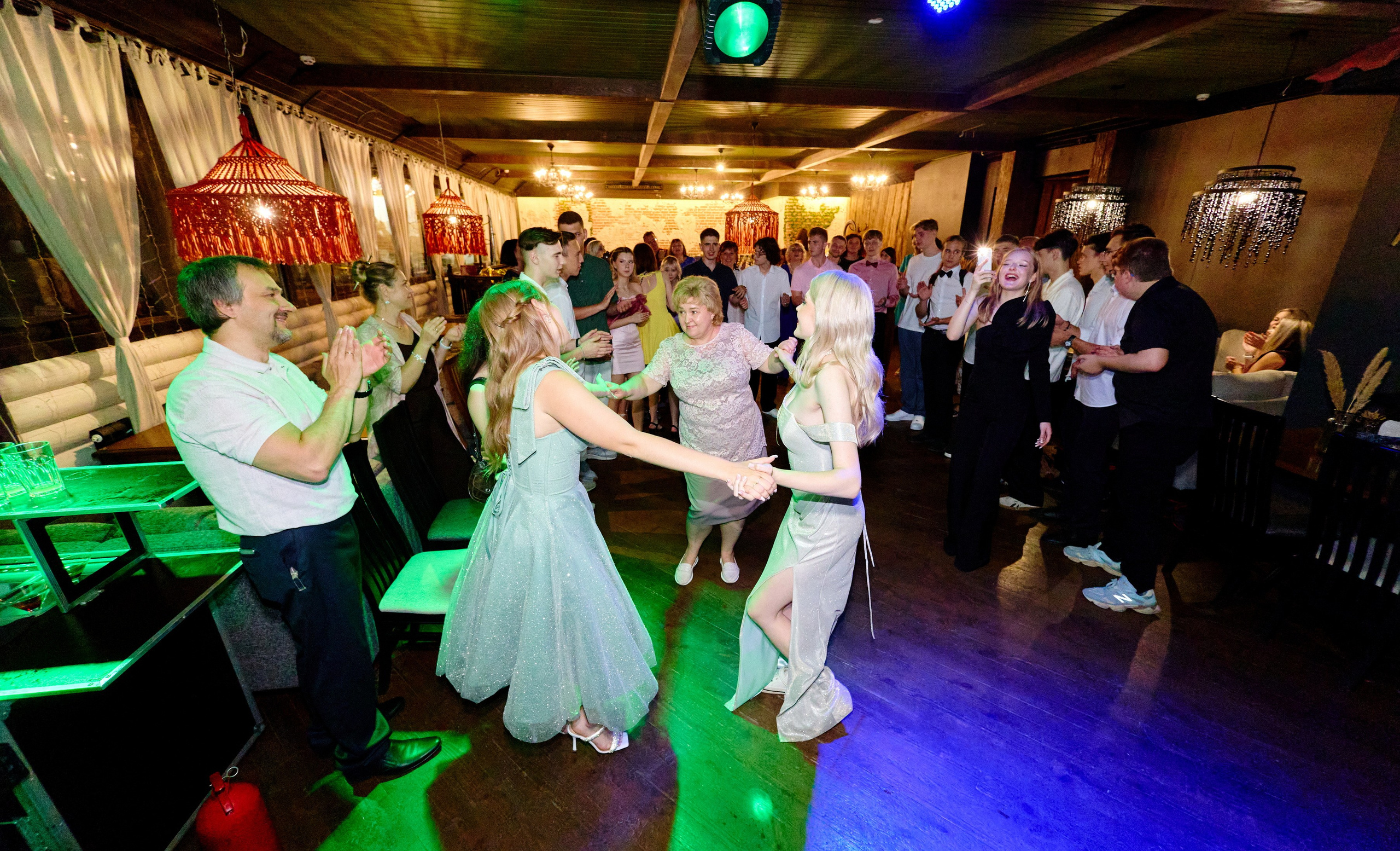 Выпускной 35 Сош. Фотограф Выпускные альбомы Таганрог Сергей Коробченко