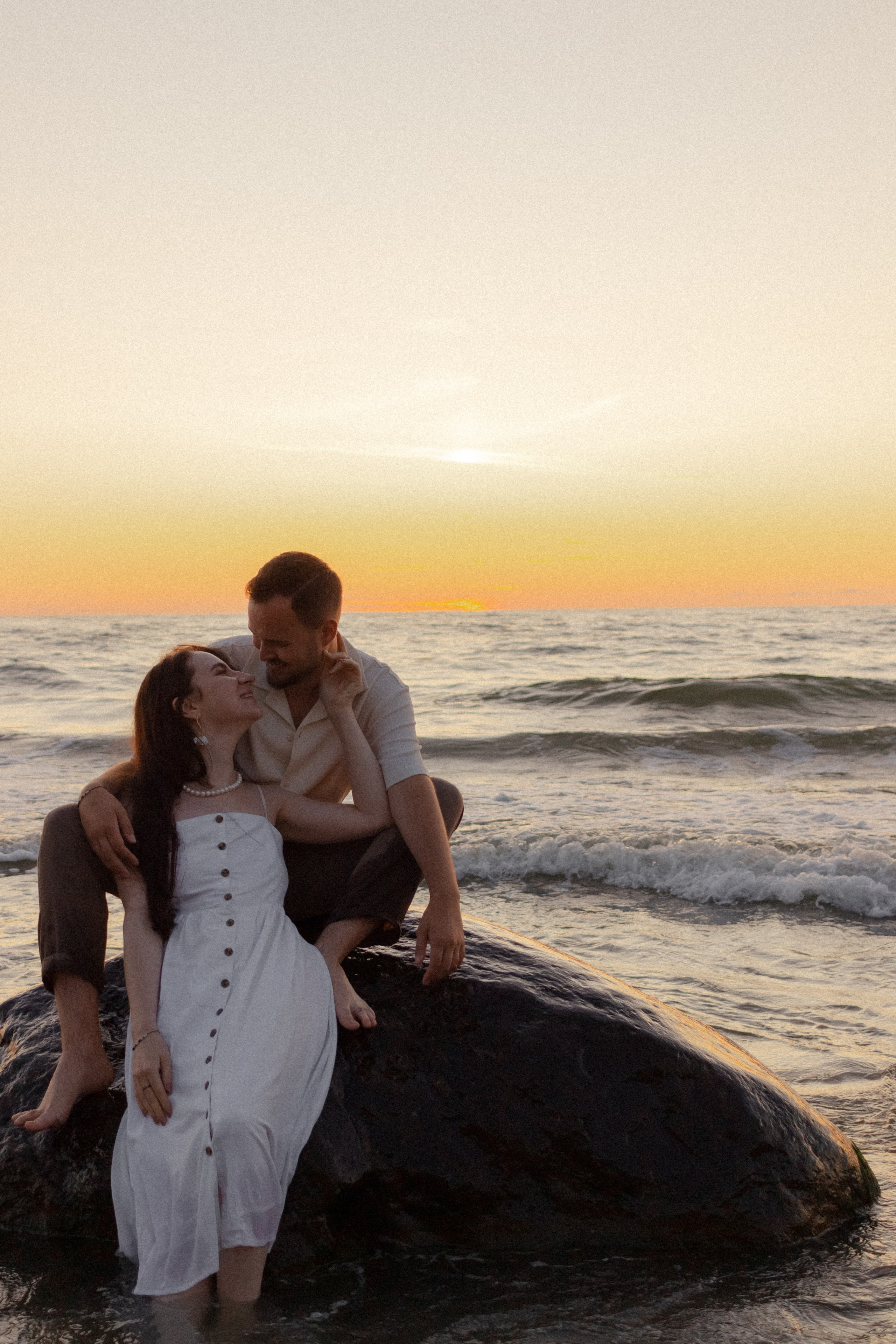 Киношная парная фотосессия на море в Калининграде / Донское. Портретный фотограф в Калининграде Рита Холодова