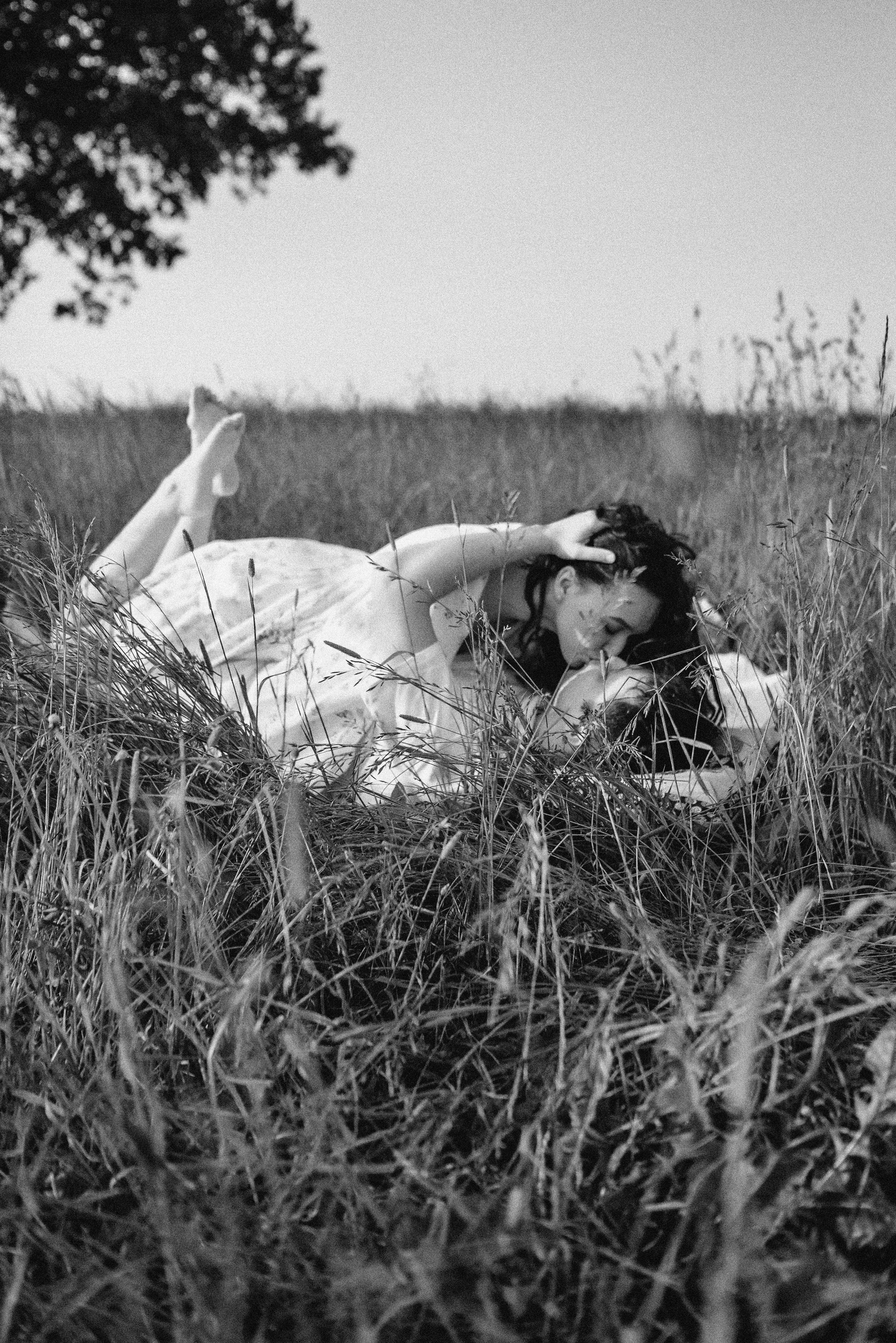 Лиза и Лёша в поле. Свадебный фотограф в Санкт-Петербурге София Шубик