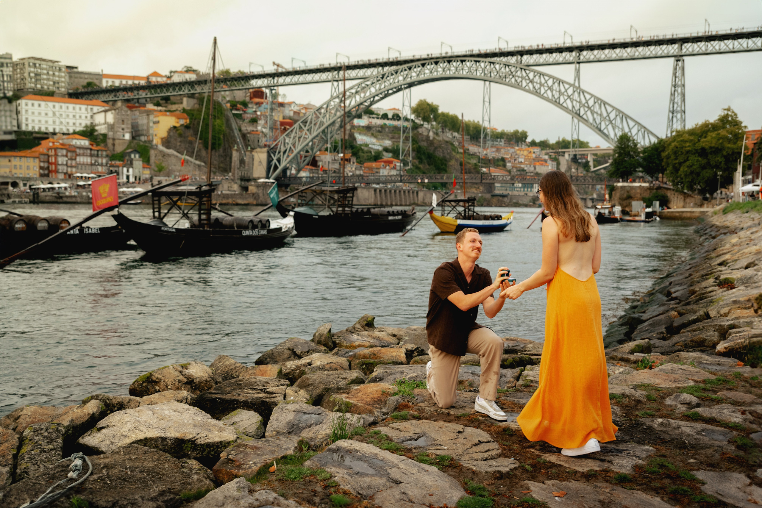 STORIES OF LOVE. Anastasiia Antoniuk portrait, family and couple photographer, Portugal