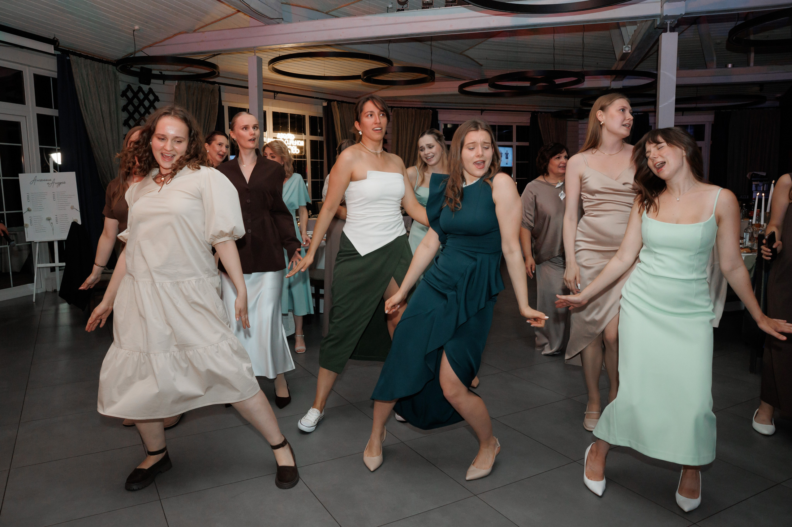 Регистрация в отеле Fish Point, ЗАГС Бутово, прогулка в Остафьево. Свадебный и репортажный фотограф (Москва, Королев и другие)