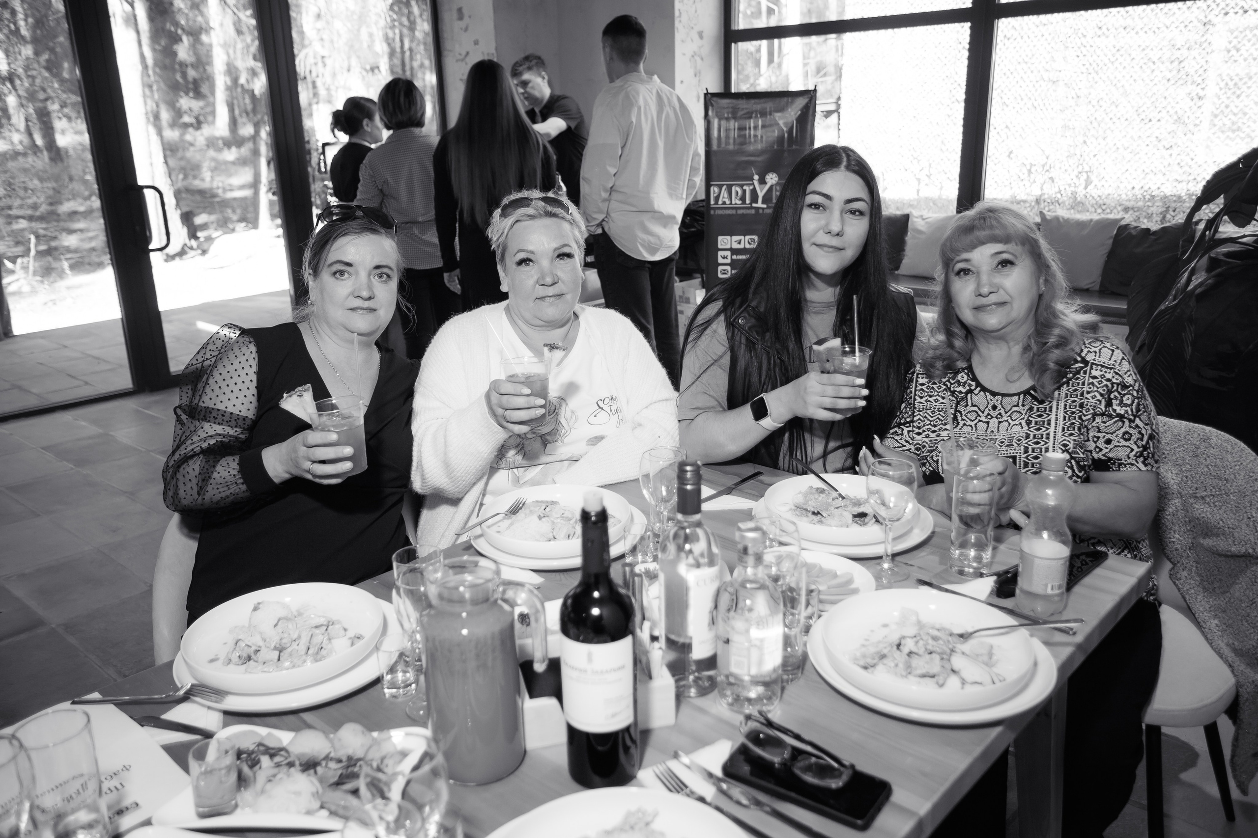 ПРИМЕР: Корпоратив Мамин Хлеб. Все фото. Профессиональный фотограф в Ижевске Леша Петров