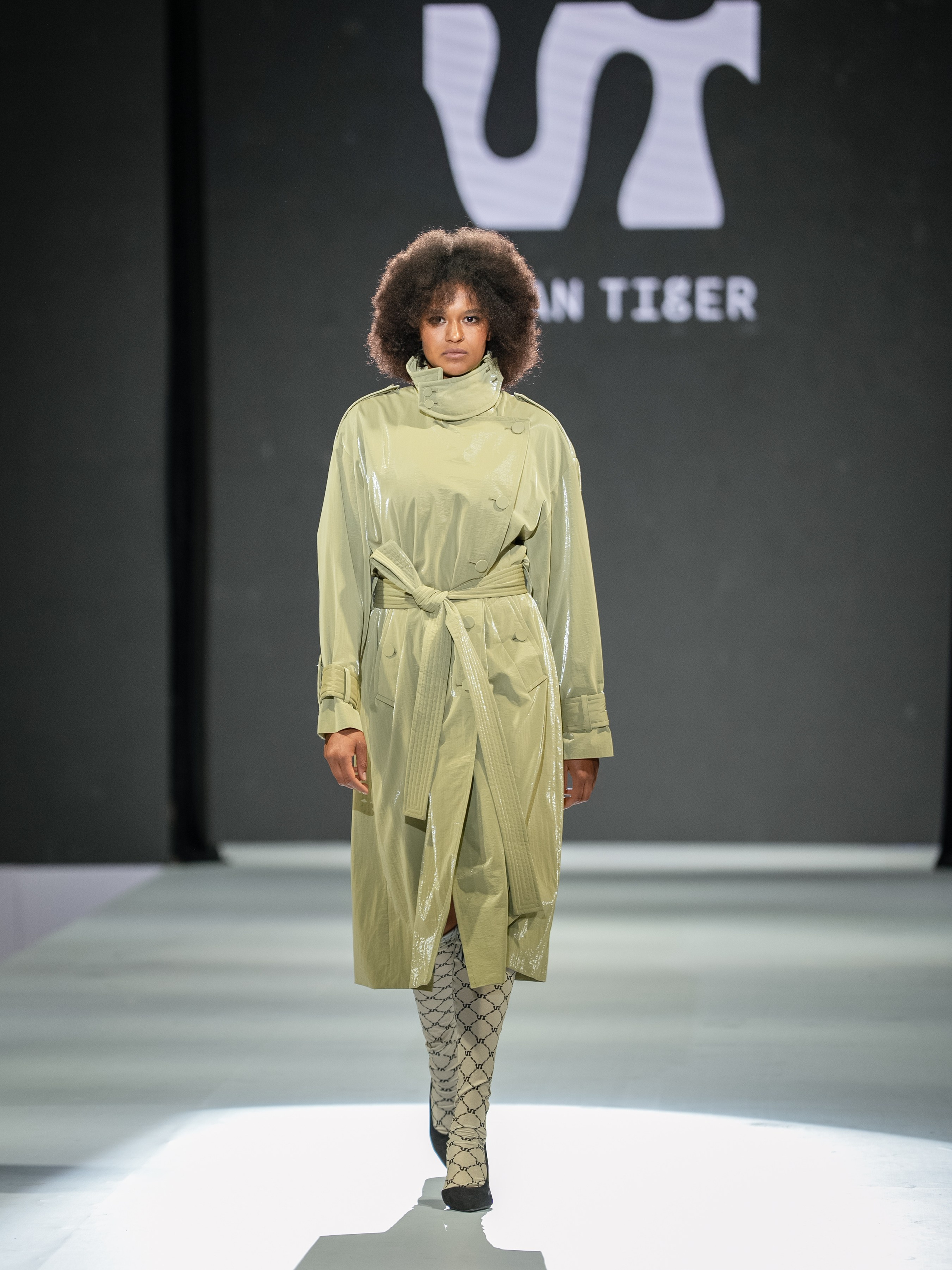 EURASIAN FASHION WEEK Vegan Tiger. Сайт Алматинского НЮ АРТ, будуар и фэшн фотографа Дениса Карпенко