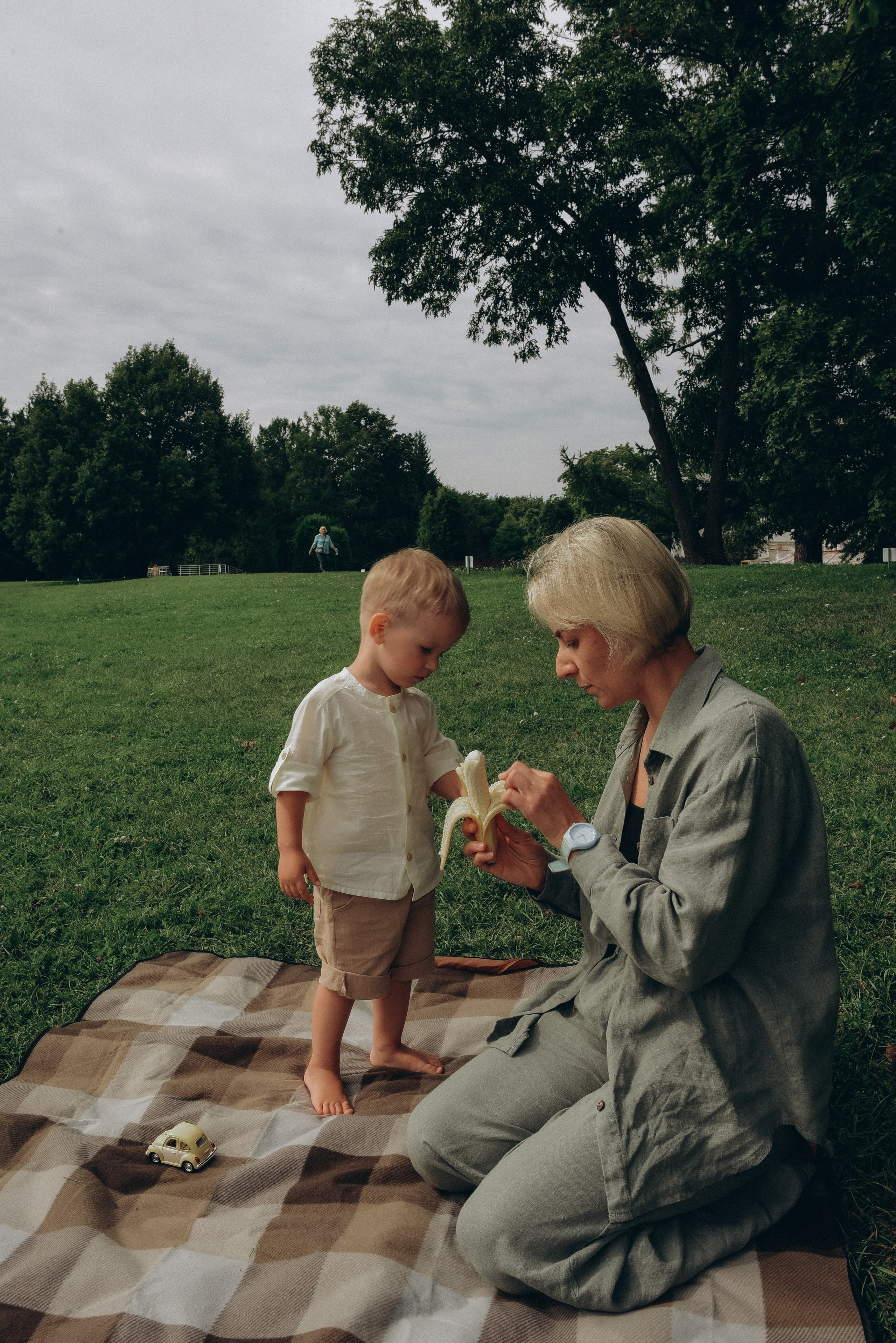 Семейная фотопрогулка парке. Елена Павел и Лев. Семейный и свадебный фотограф в Санкт-Петербурге Яна