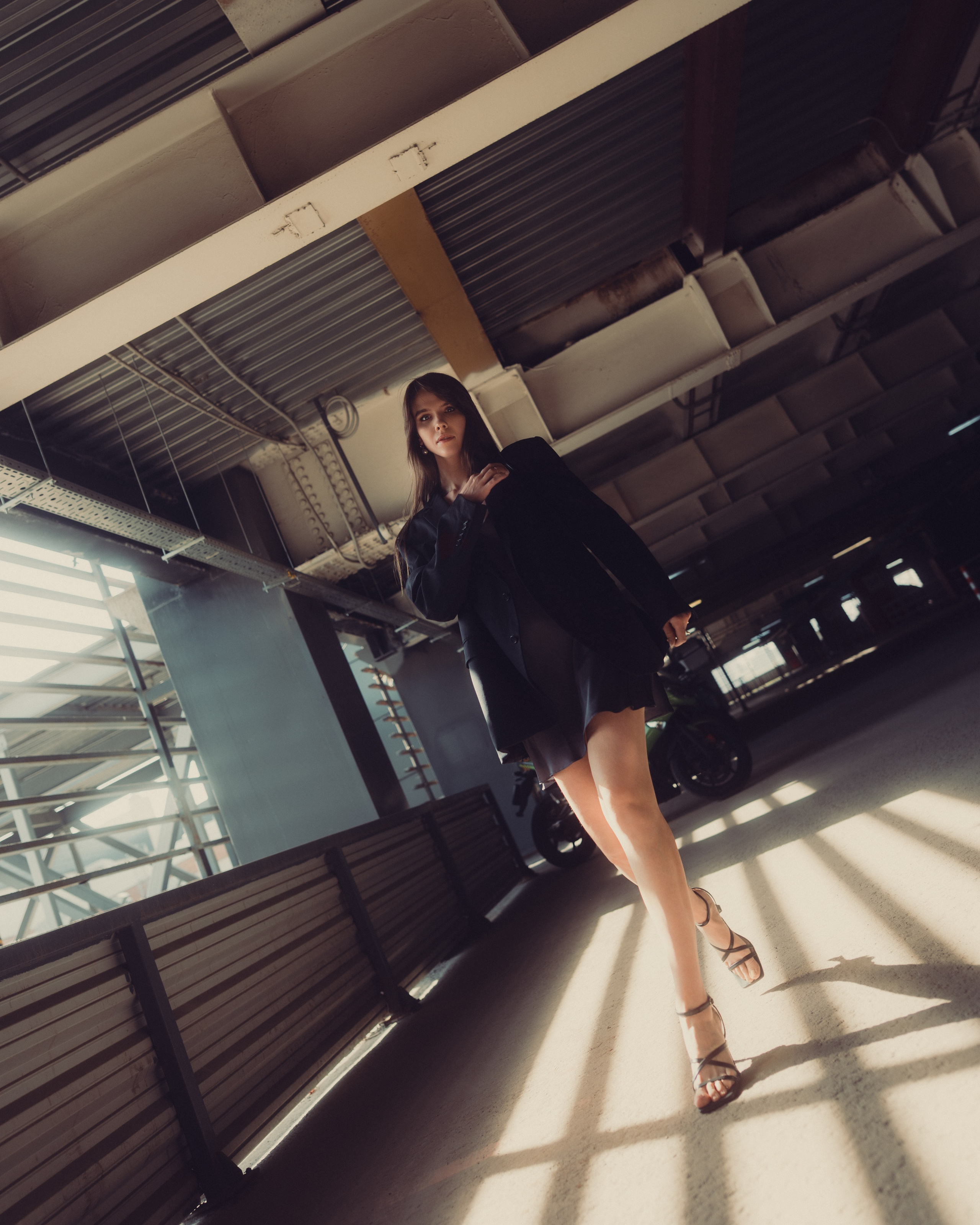 Female street photoshoot in Moscow by Anton Avanzato