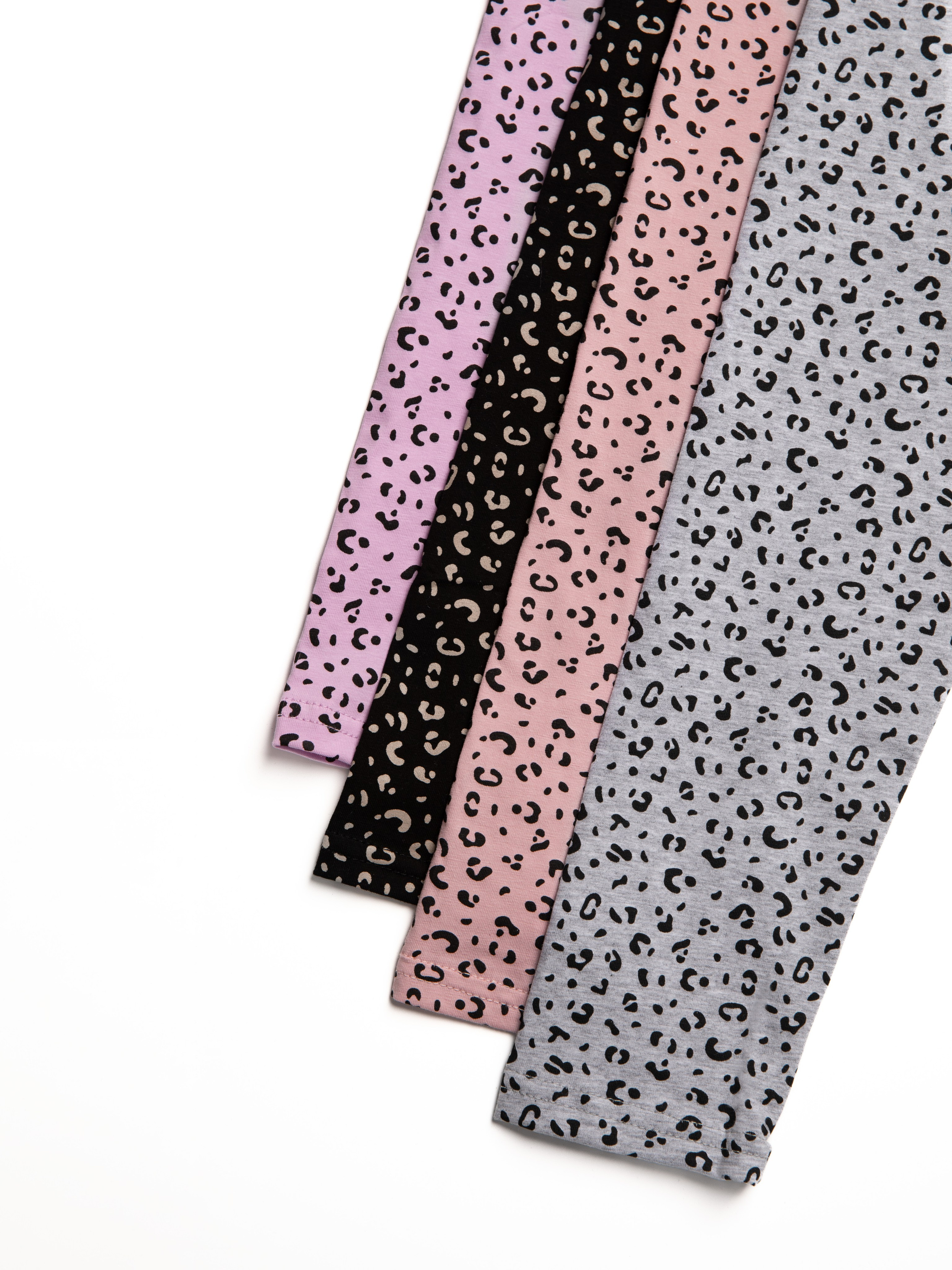 Детские лосины. Фотостудия предметной и модельной съёмки для маркетплейсов