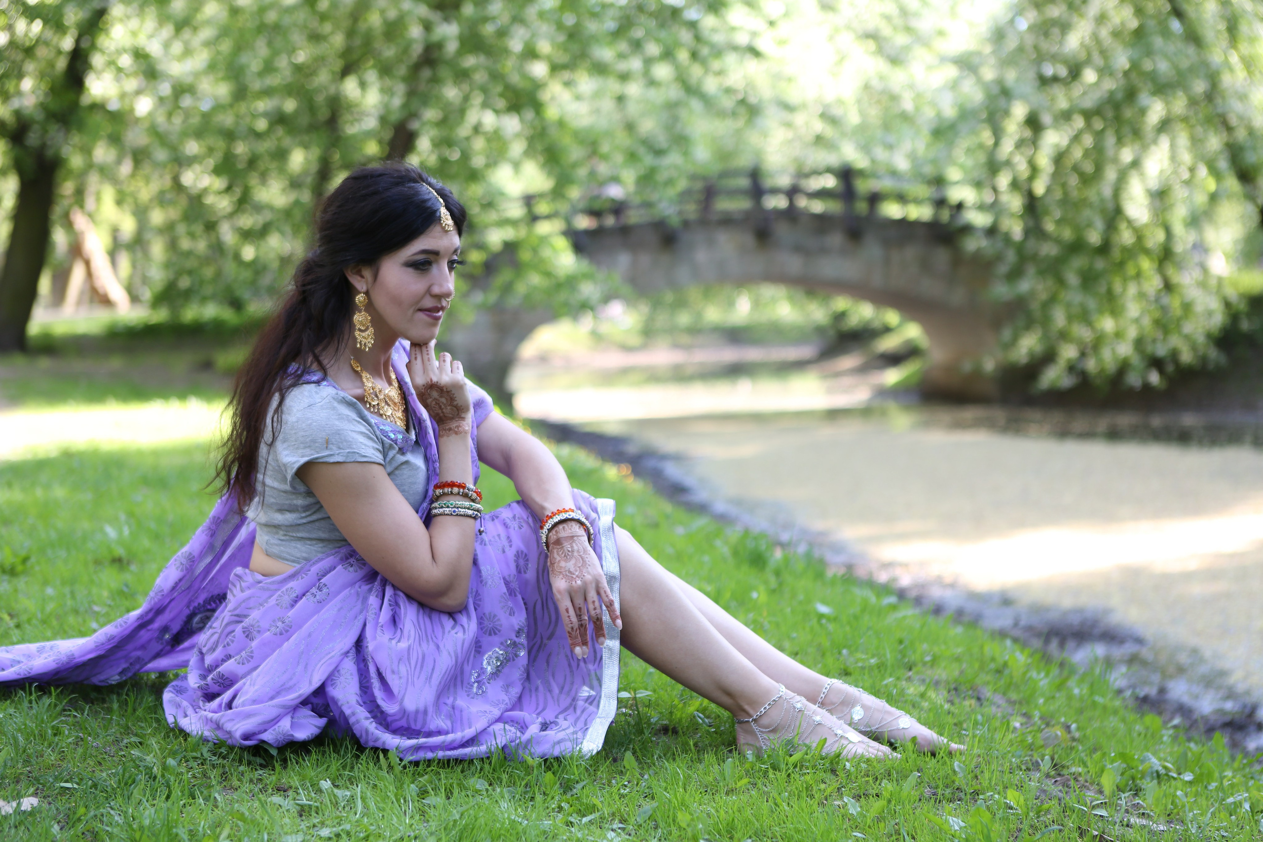 Прогулка в сари. Фотограф в Санкт-Петербурге. Индивидуальная съемка и фотопрогулки