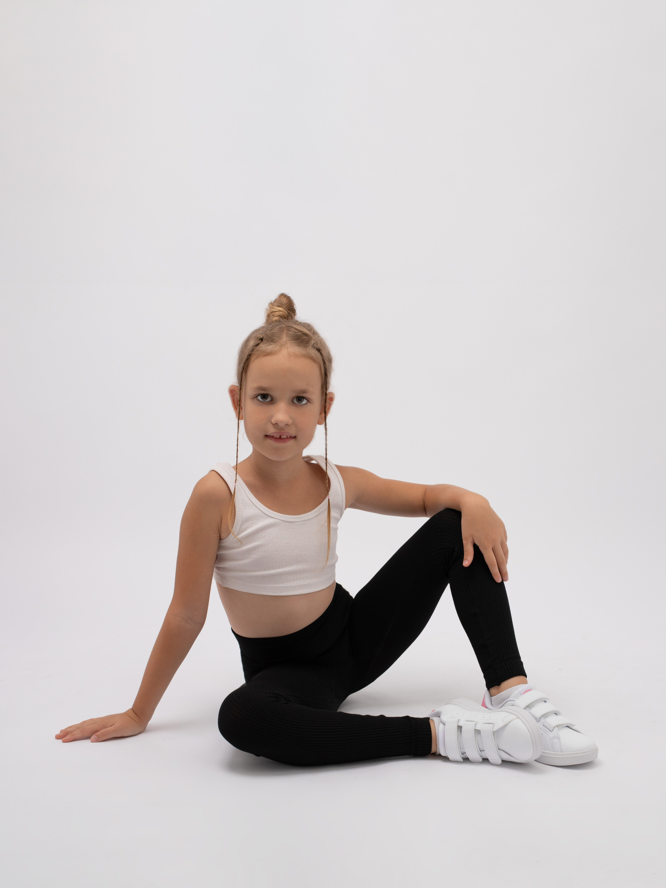 Детские лосины. Фотостудия предметной и модельной съёмки для маркетплейсов