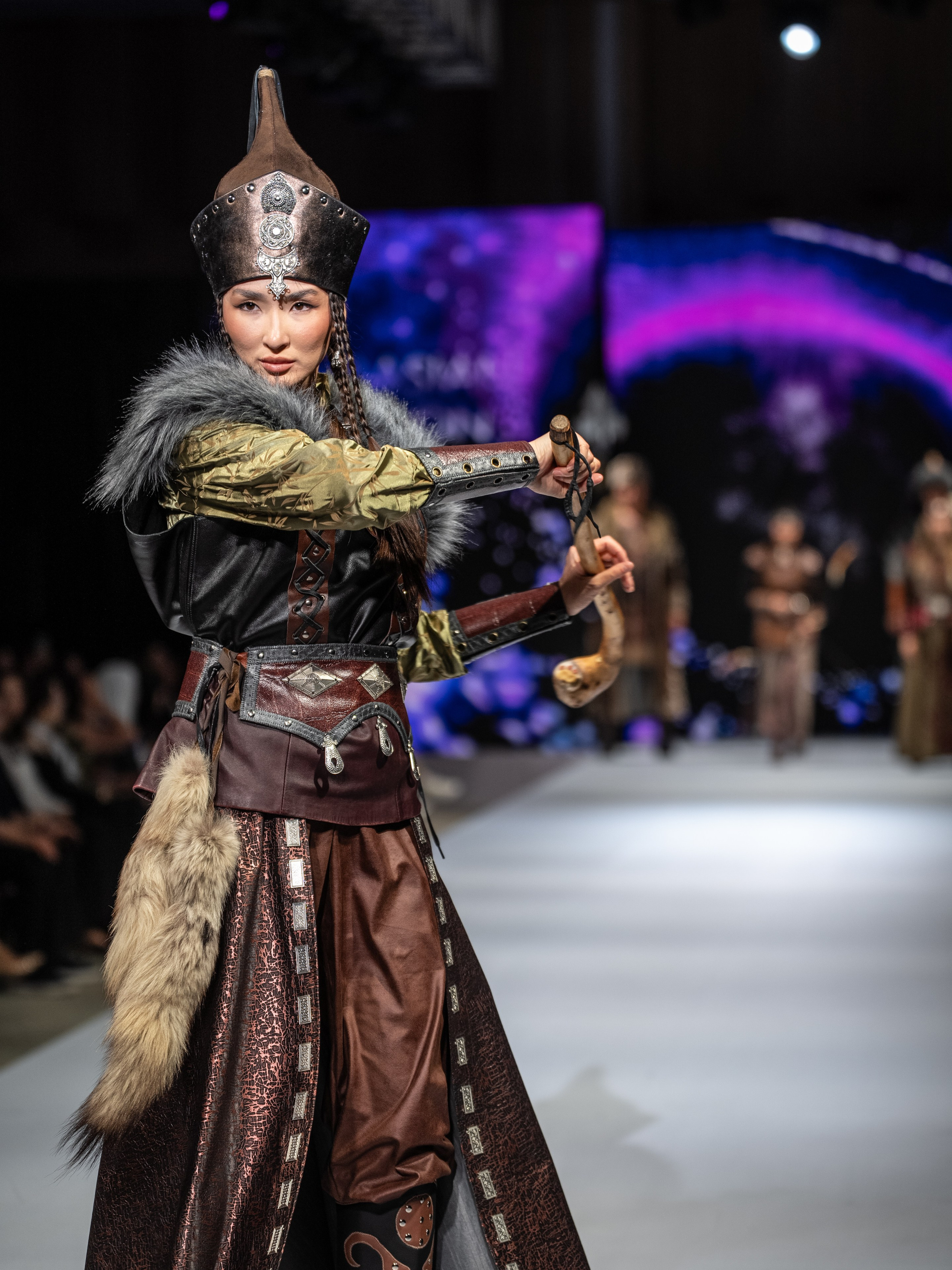 EURASIAN FASHION WEEK Lo Zarata. Сайт Алматинского НЮ АРТ, будуар и фэшн фотографа Дениса Карпенко