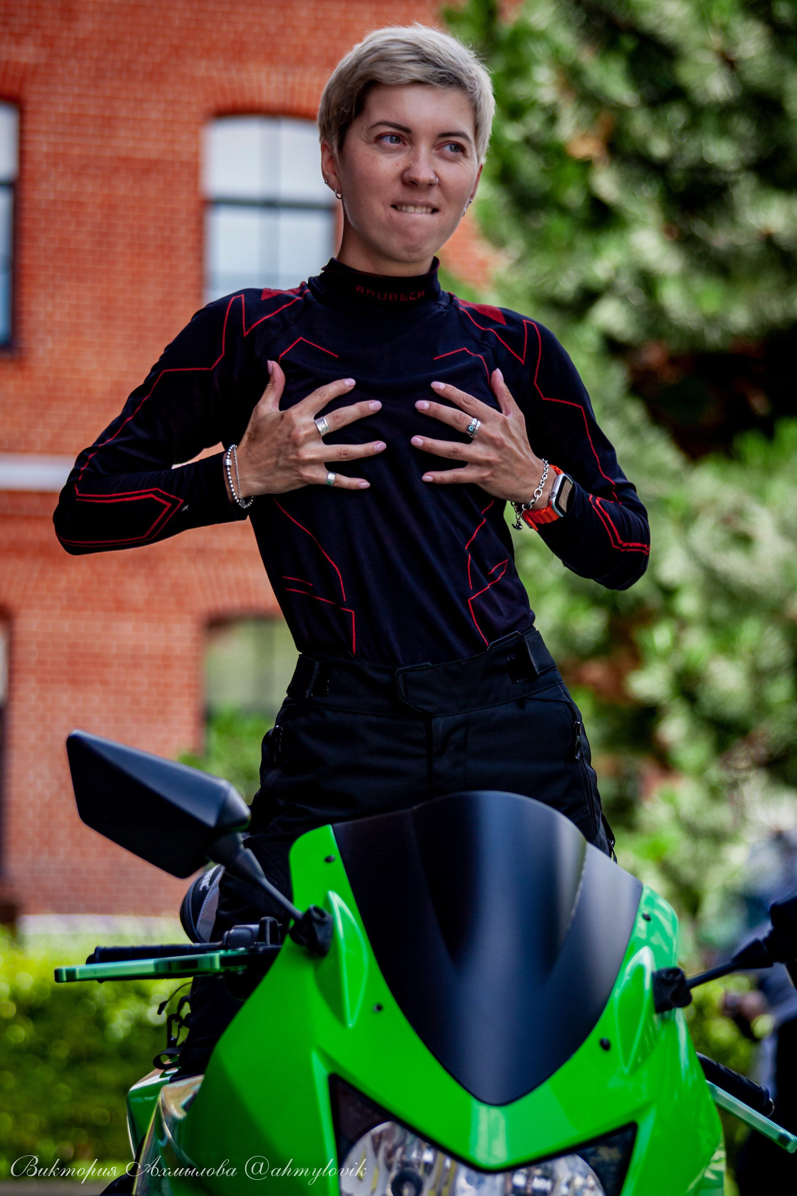 Аня и Гринч (Kawasaki Ninja 250). Виктория Ахмылова. Фотограф в Москве