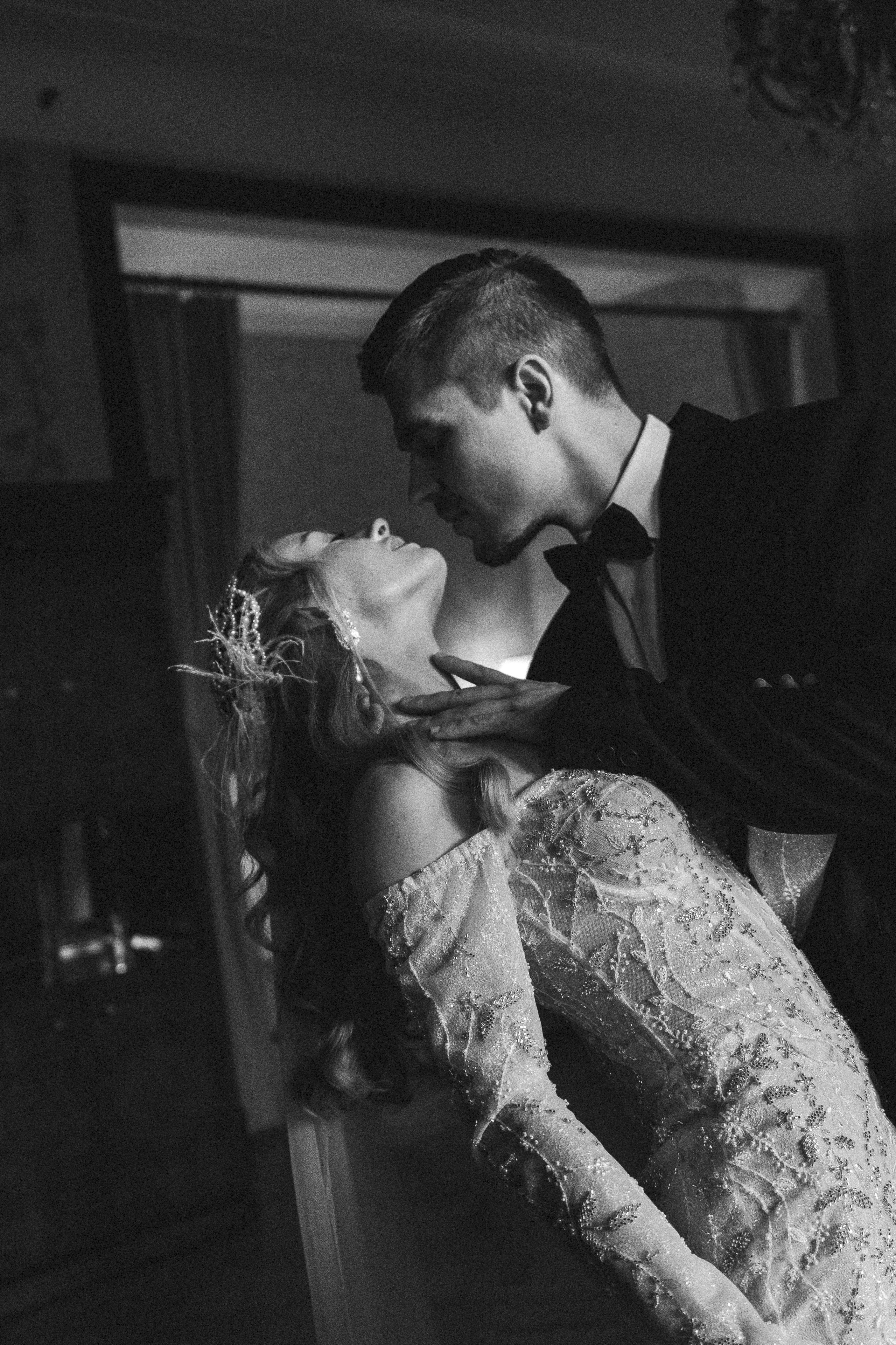 Свадебная фотосессия в отеле Метрополь. Свадебный фотограф в Москве Анна Полушина