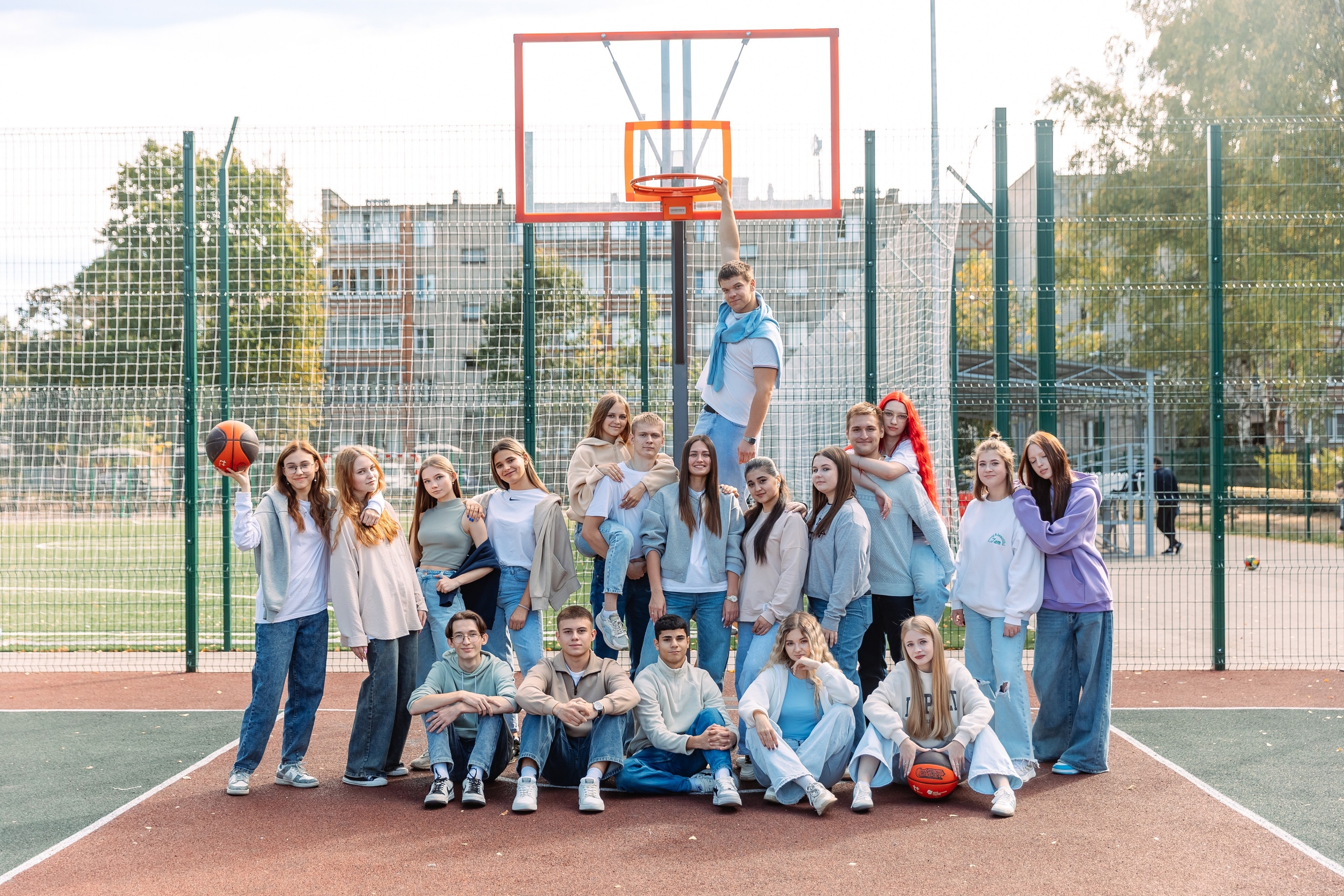 Позирование группы. Выпускные альбомы для детского сада и школы