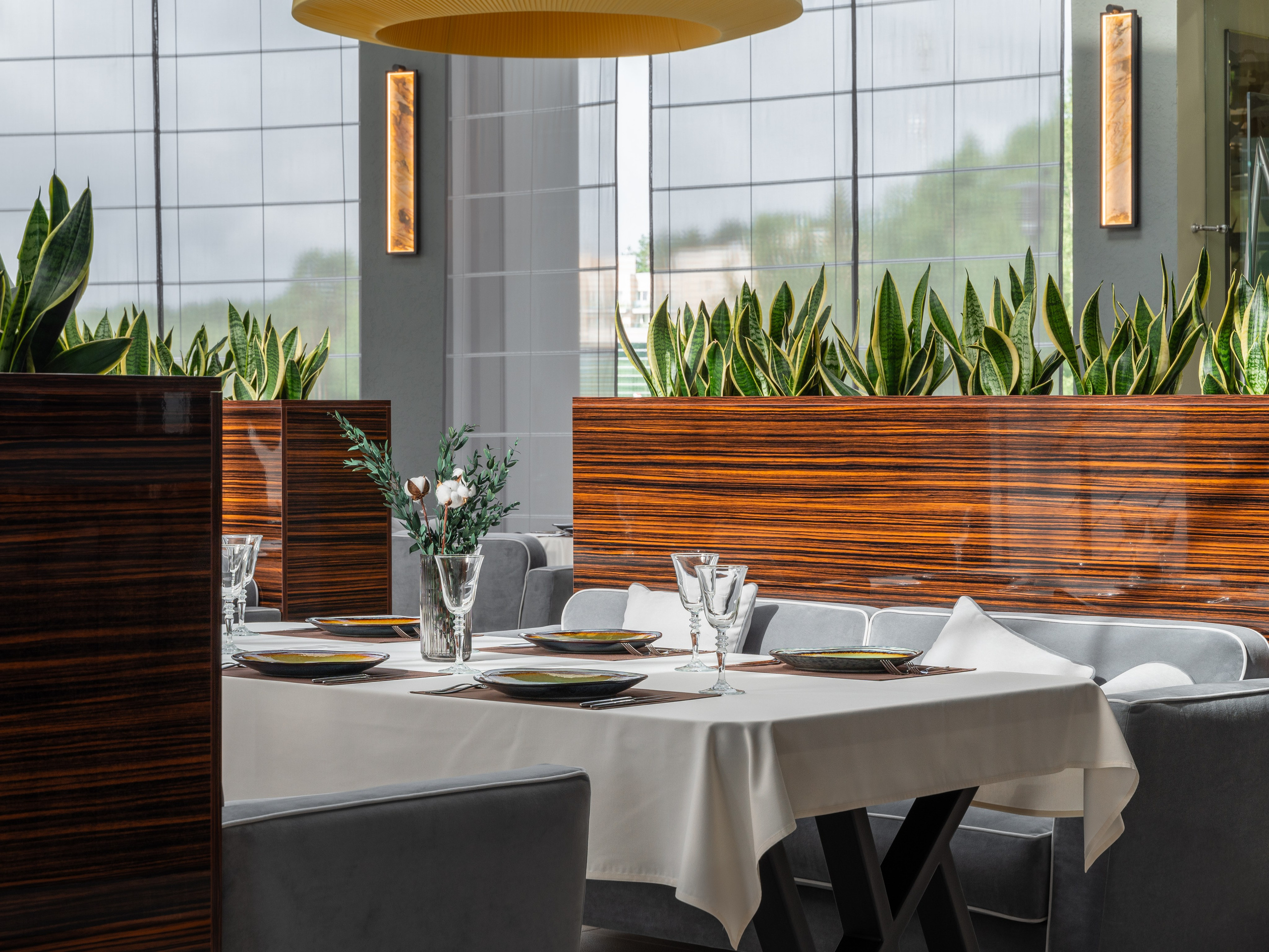 Ресторан на территории Дома отдыха «Валдай». Интерьерный фотограф в Сочи Элина Габриелян