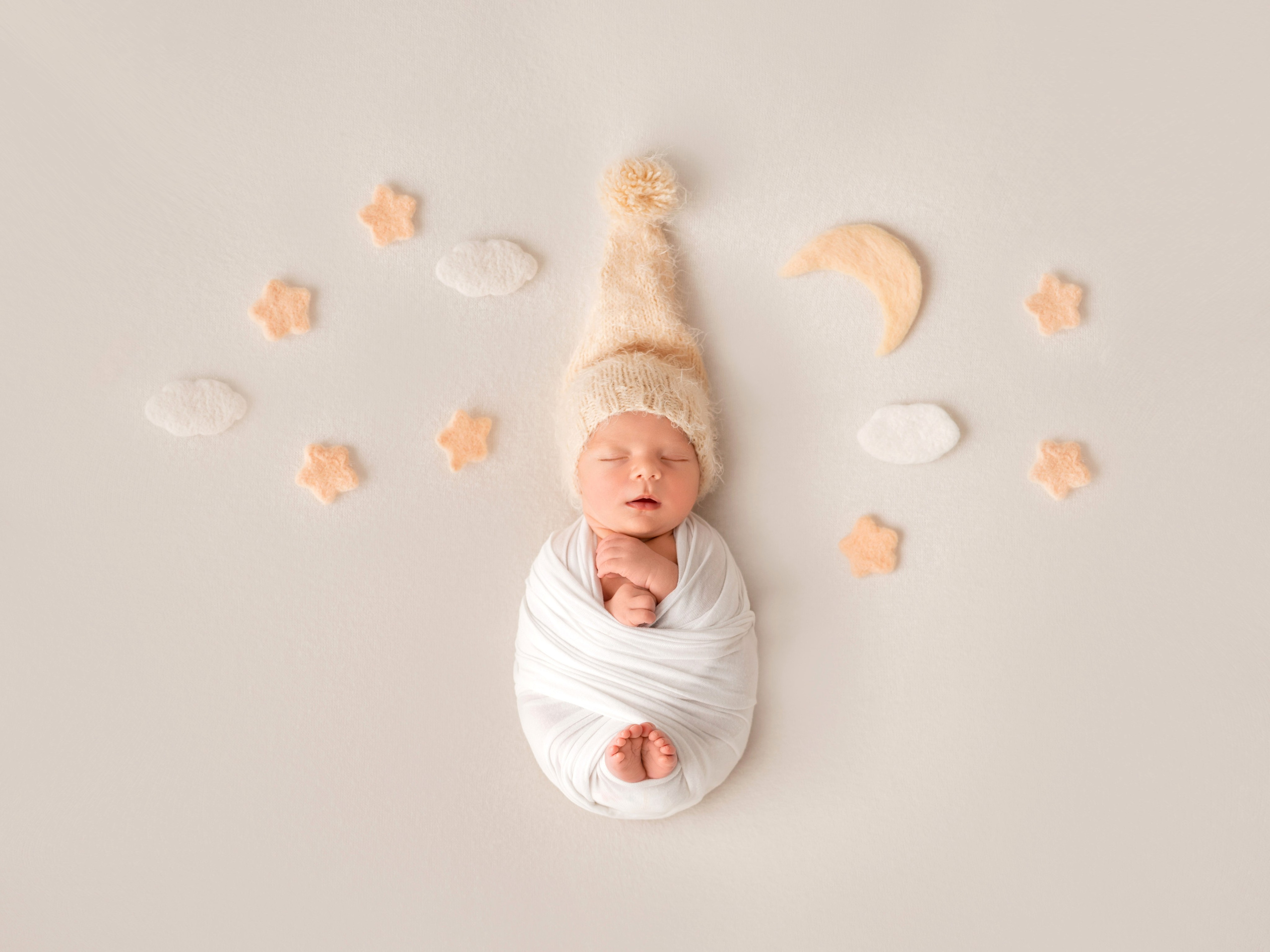 Новогодняя съёмка новорожденных в Краснодаре 2024. Фотограф новорожденных Краснодар Малышенко Надежда