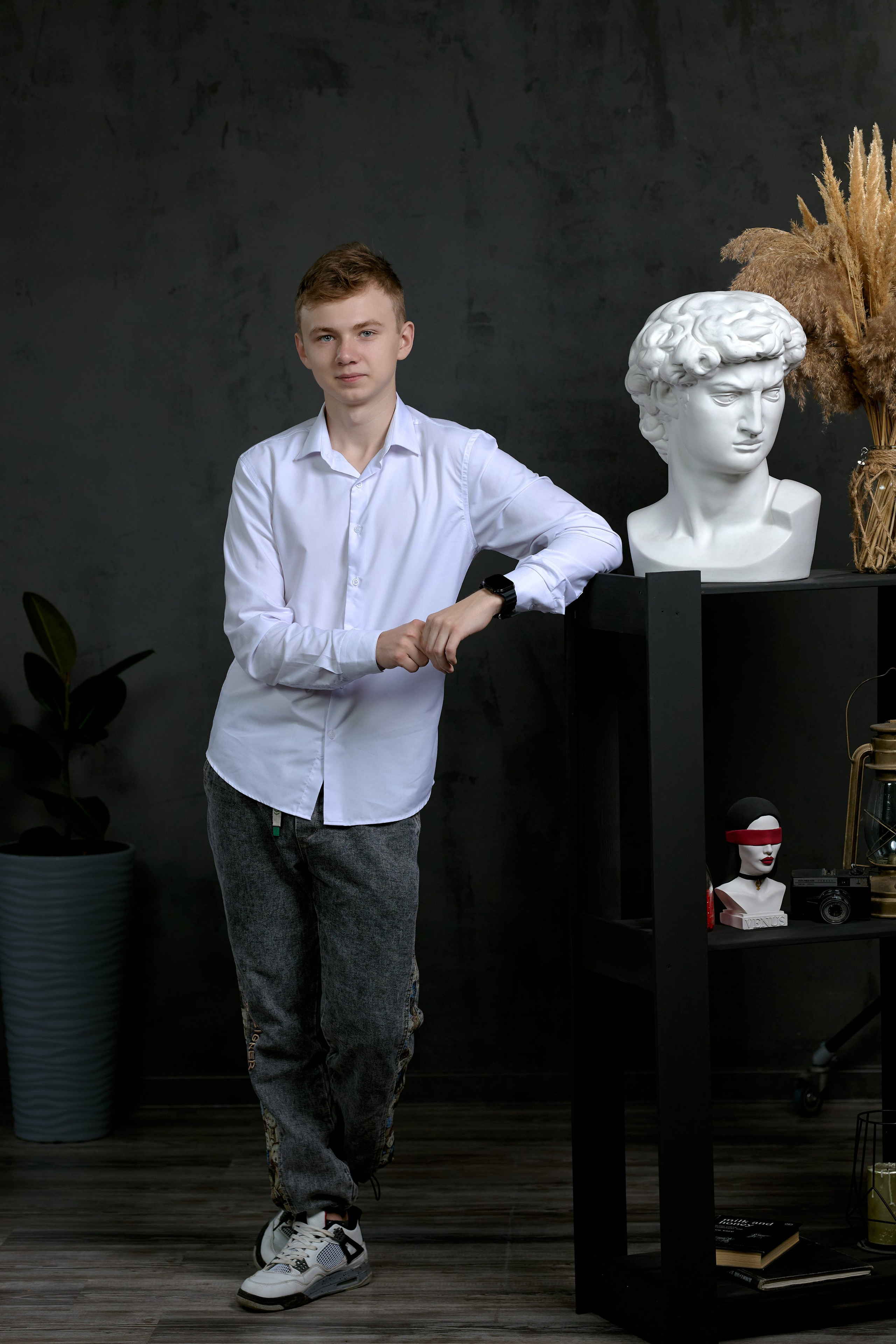 Выпускные портреты для выпускного альбома таганрог. Фотограф Выпускные альбомы Таганрог Сергей Коробченко