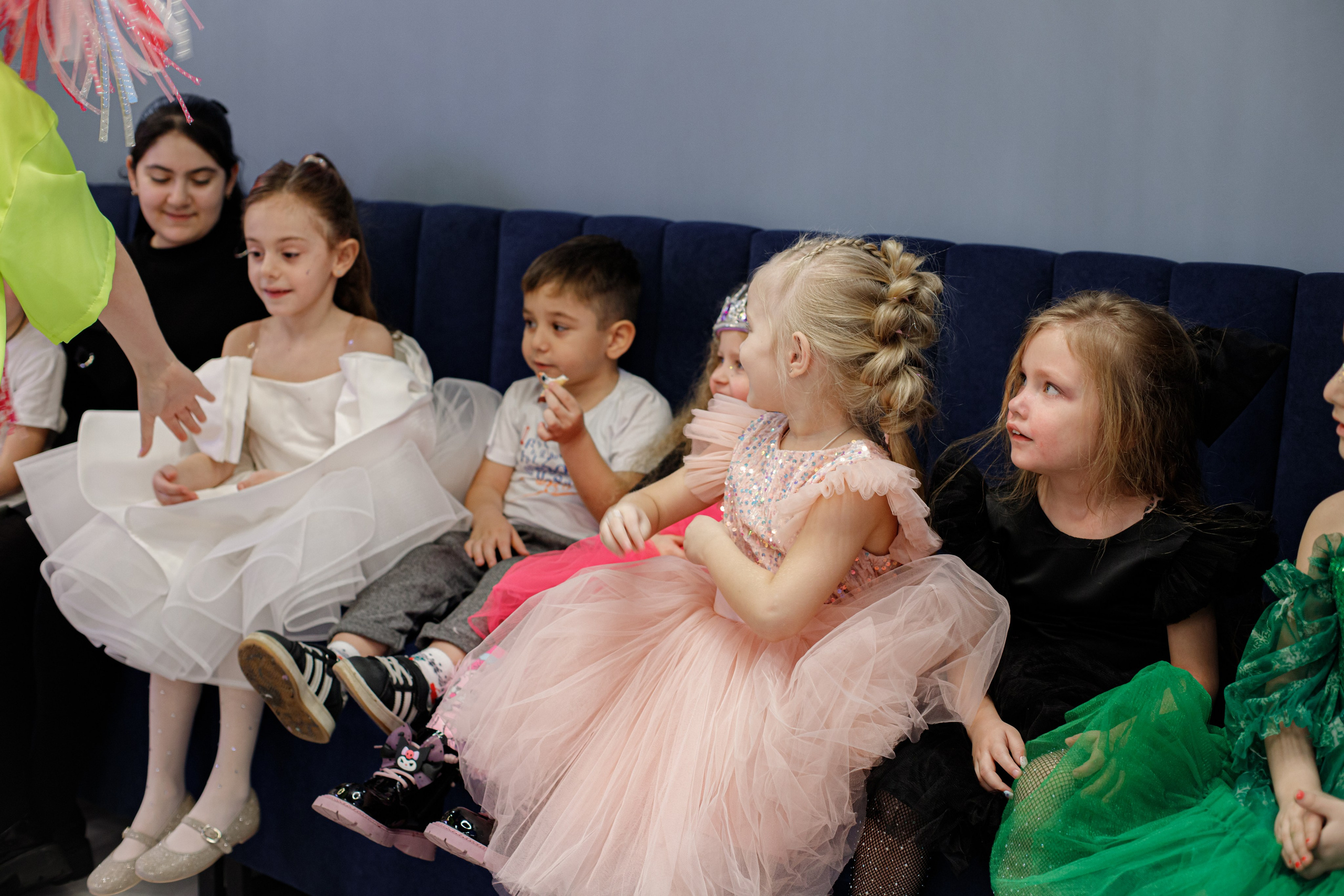 ASIA'S BIRTHDAY PARTY. Photokarish