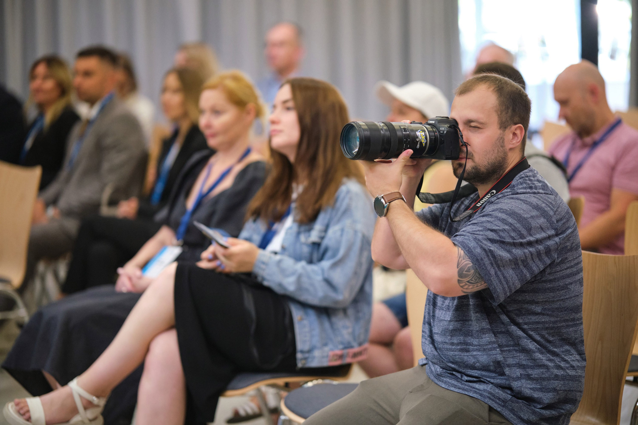 Презентация электромобиля JAC E30X в IBB Hotel. Репортажный фотограф Дмитрий Литвинский. Минск, Беларусь, мир