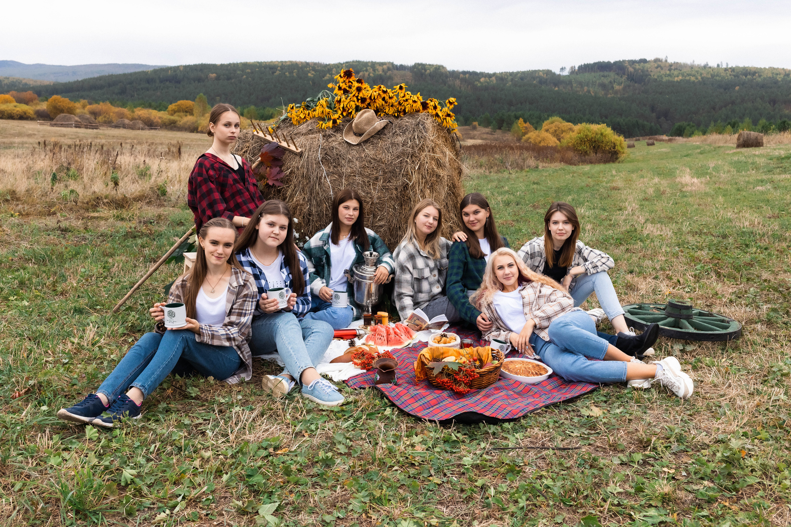 Выпускники 2023. Фотограф Регина Даниловна Усть — Катав