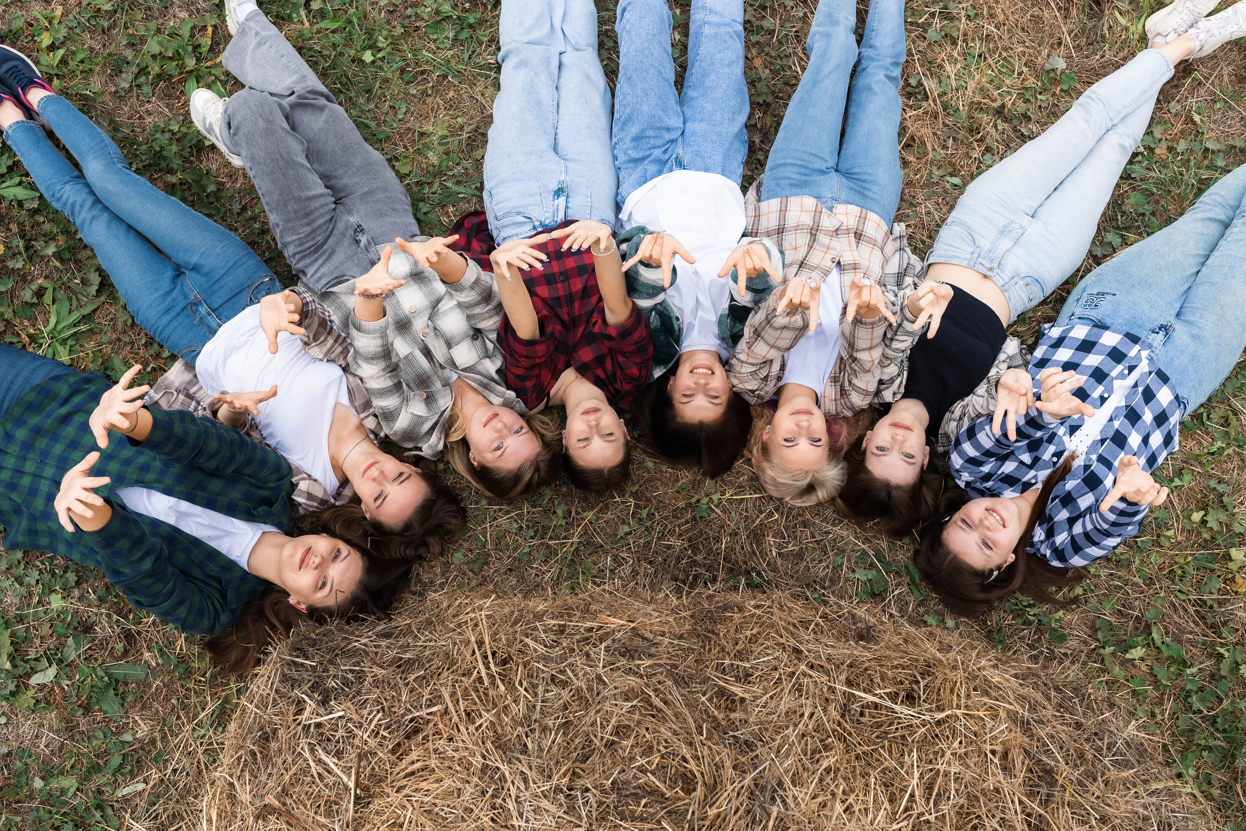 Выпускники 2023. Фотограф Регина Даниловна Усть — Катав