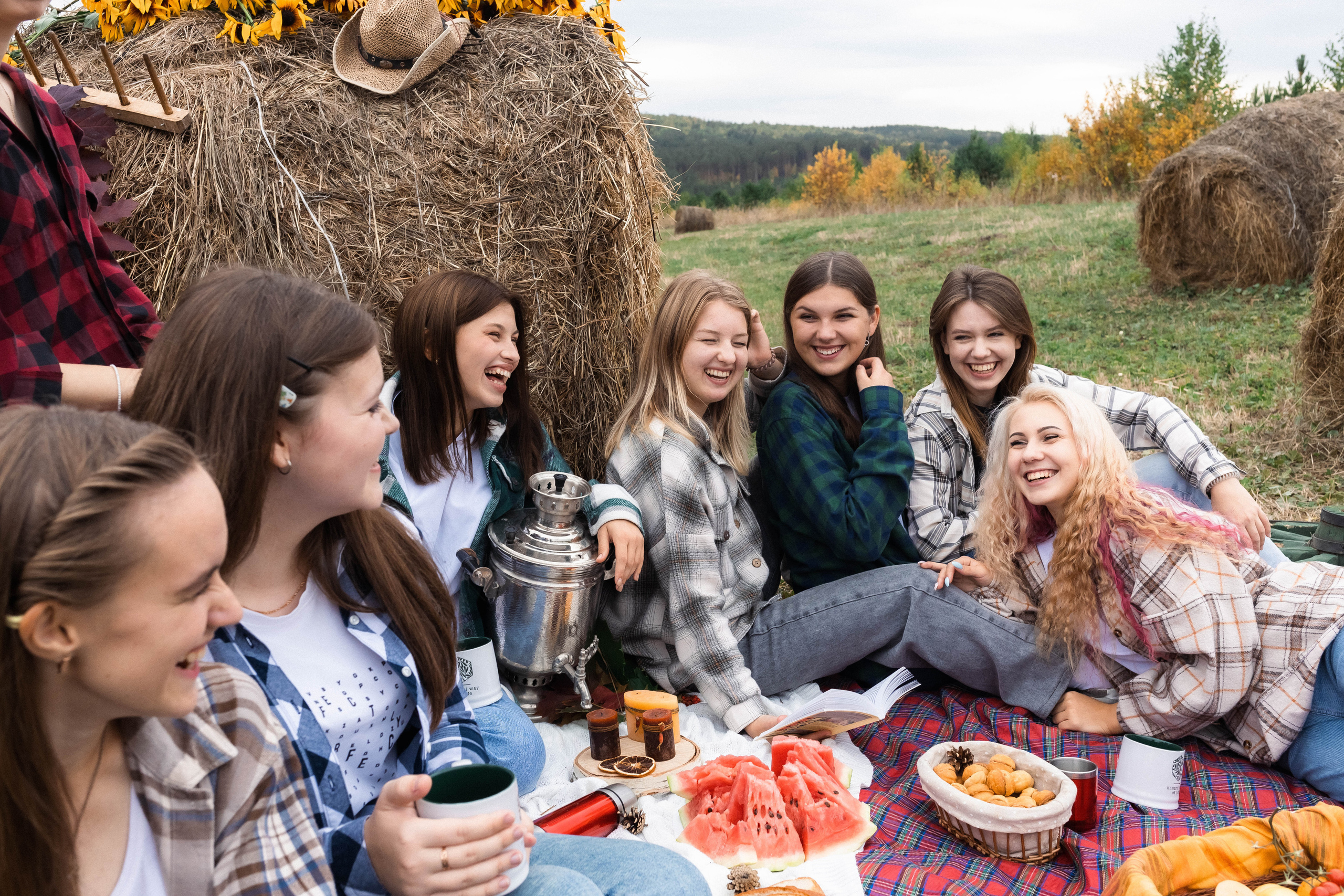 Выпускники 2023. Фотограф Регина Даниловна Усть — Катав